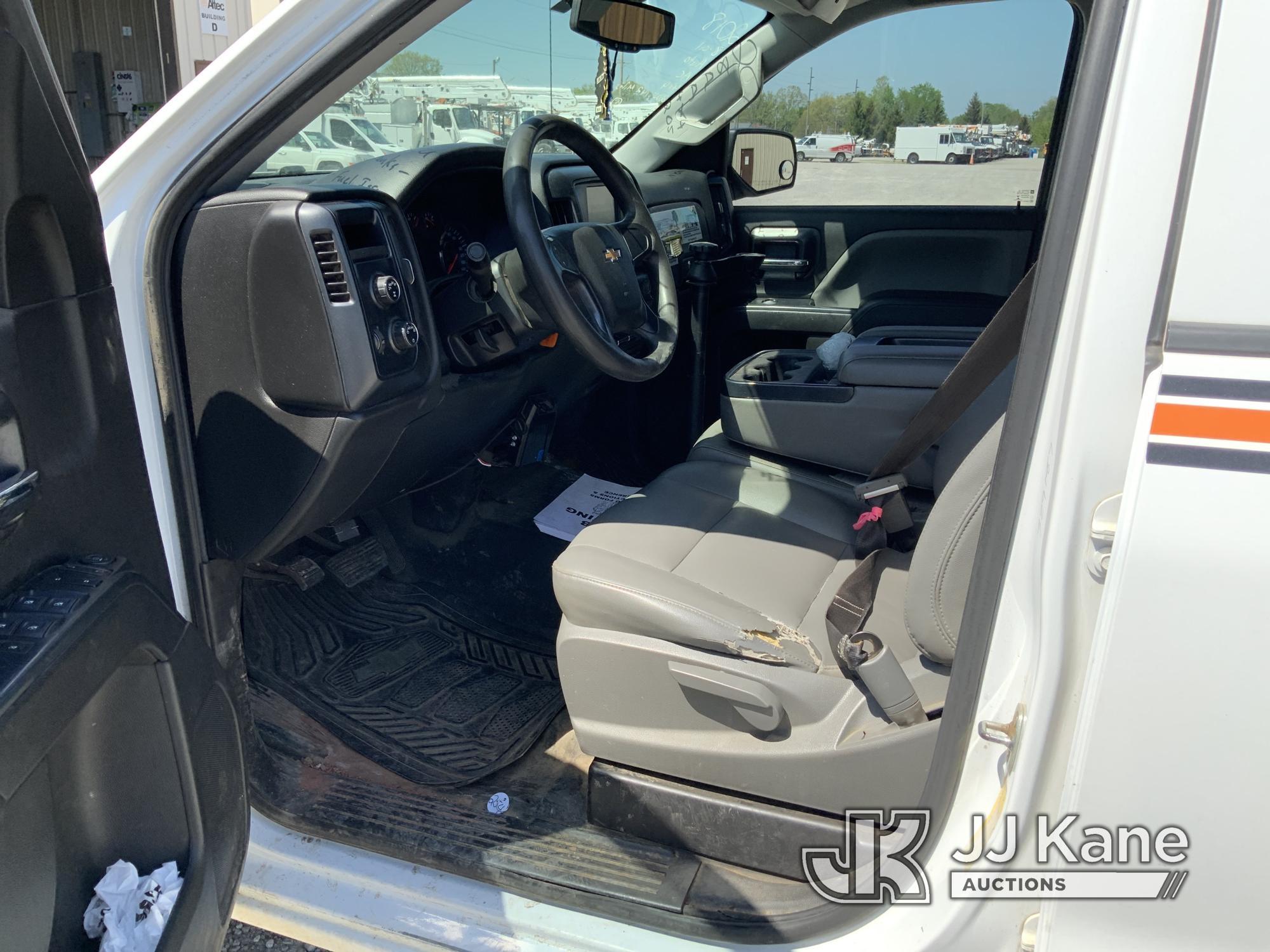 (Fort Wayne, IN) 2018 Chevrolet Silverado K1500 4X4 Extended-Cab Pickup Truck Not Running, Condition