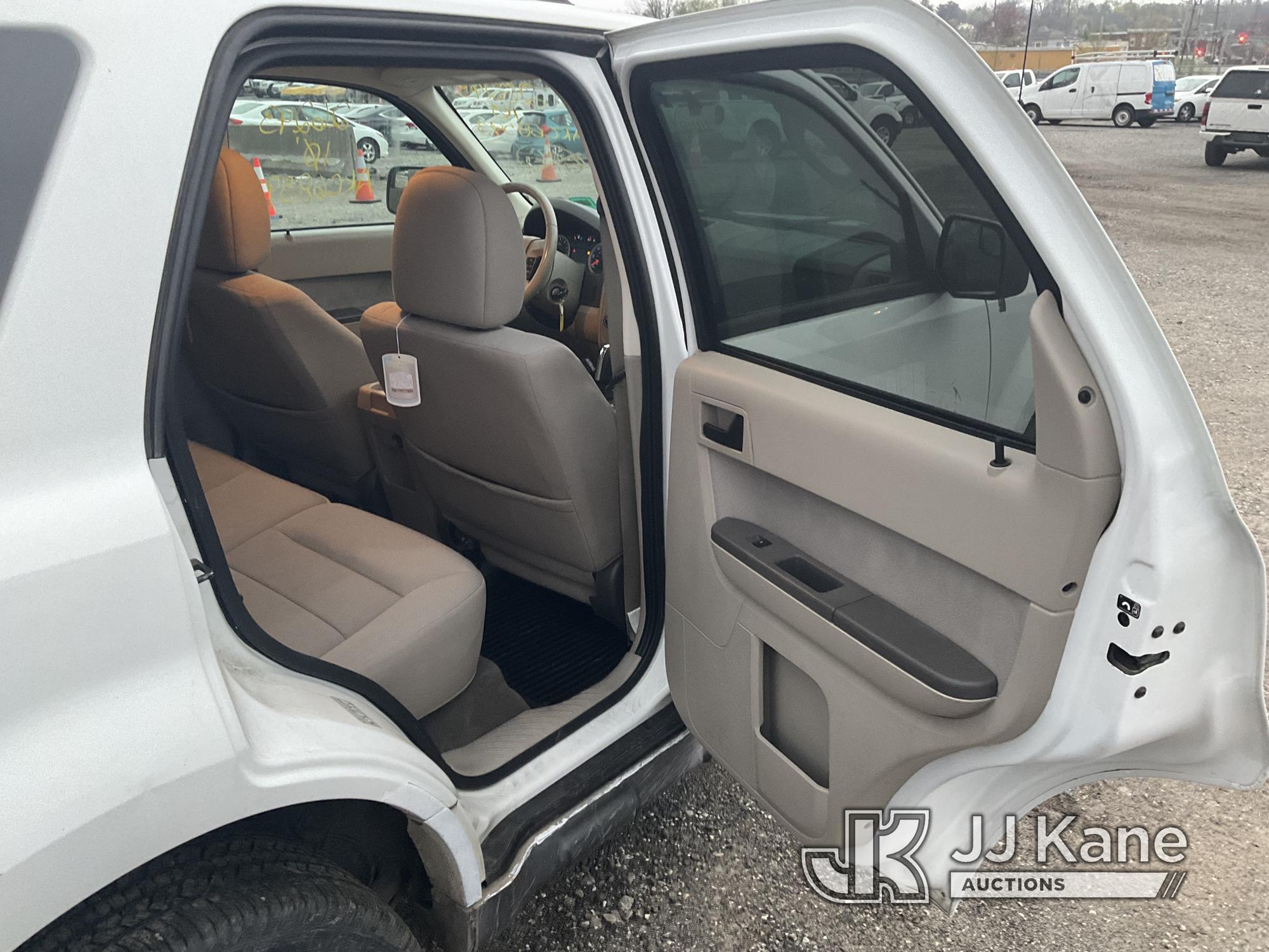 (Plymouth Meeting, PA) 2010 Ford Escape Hybrid 4-Door Sport Utility Vehicle Runs & Moves, Body & Rus