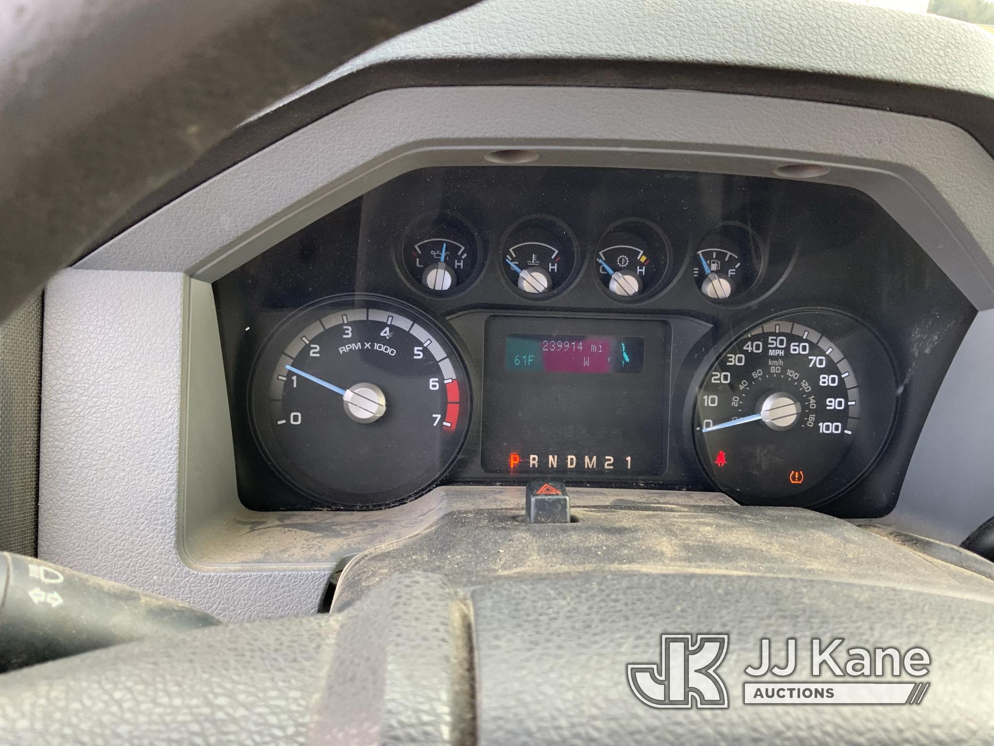 (Ashland, OH) 2016 Ford F250 4x4 Extended-Cab Pickup Truck Runs) (Will Not Move, Bad Transmission) (