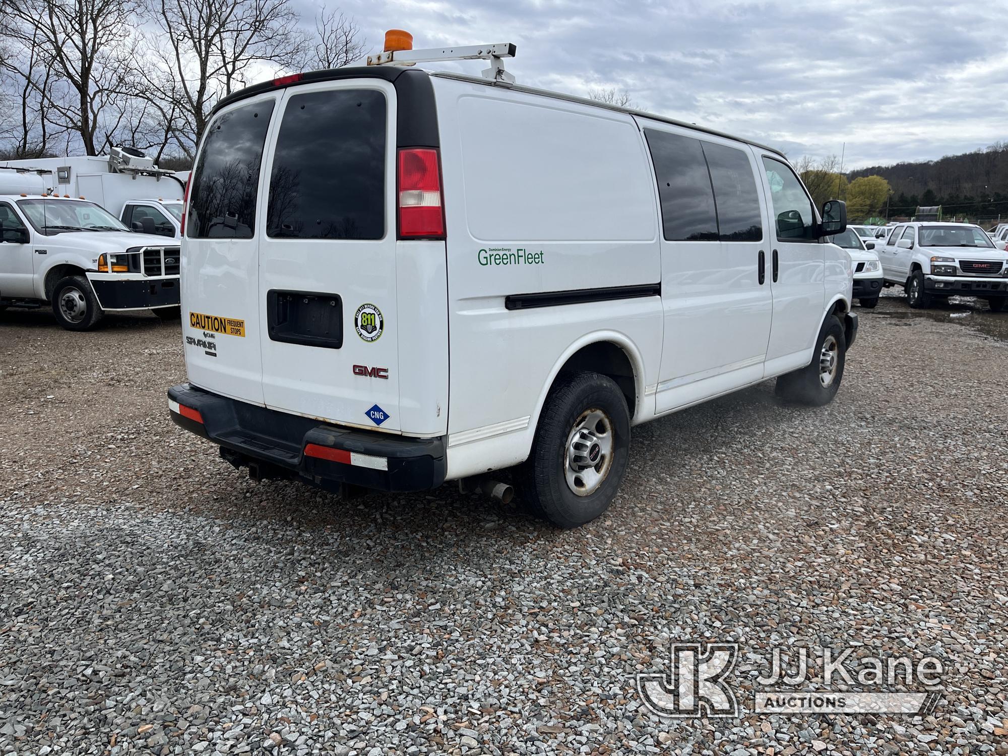 (Smock, PA) 2014 GMC Savana G2500 Cargo Van Title Delay) (Runs & Moves, Cracked Windshield, TPS Ligh