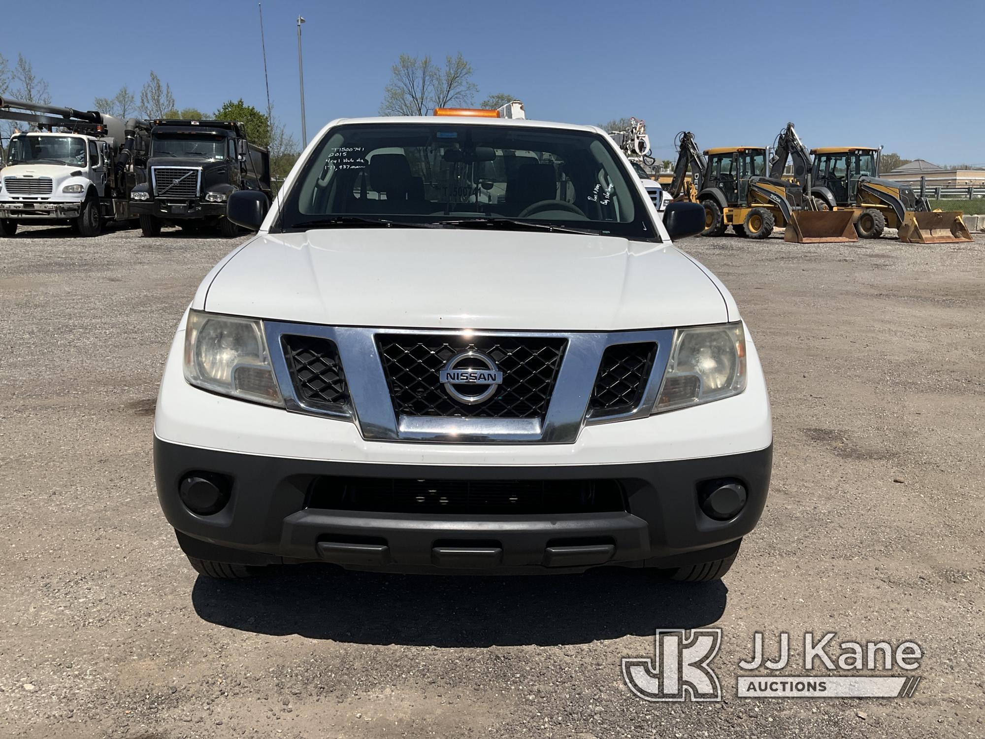 (Plymouth Meeting, PA) 2015 Nissan Frontier Extended-Cab Pickup Truck Runs & Moves, Body & Rust Dama