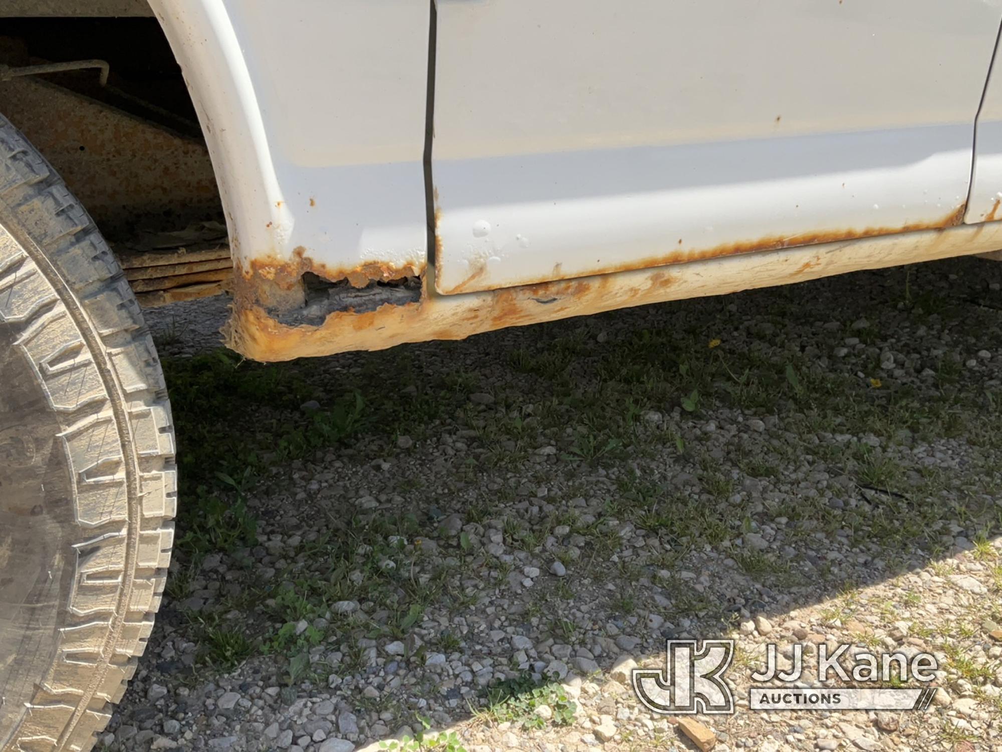 (Charlotte, MI) 2010 Chevrolet Express G2500 Cargo Van Runs, Does Not Move, Rust, Cracked Windshield