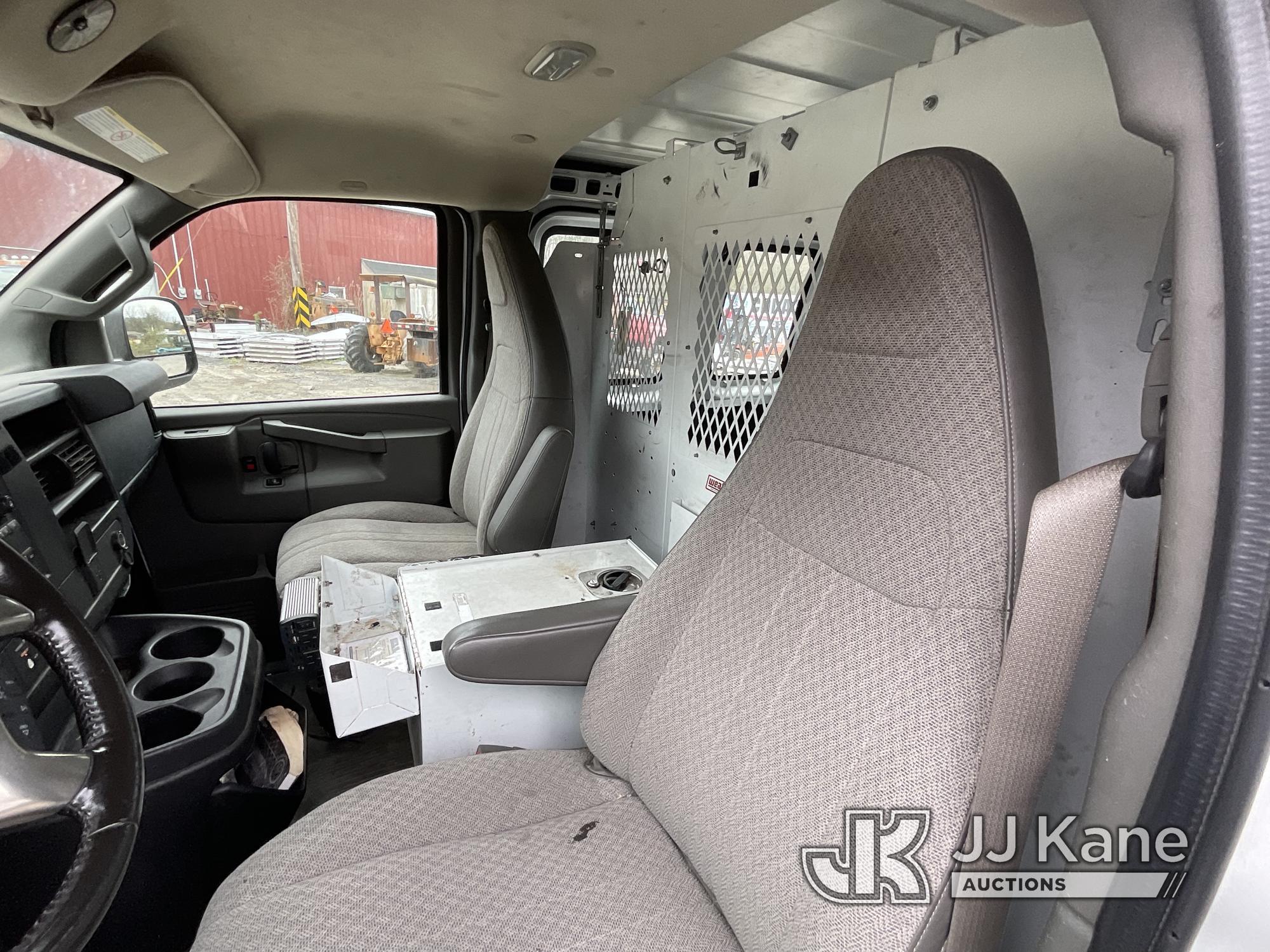 (Catskill, NY) 2016 Chevrolet Express G2500 Cargo Van Runs & Moves) (Check Engine Light On) (Body/ R