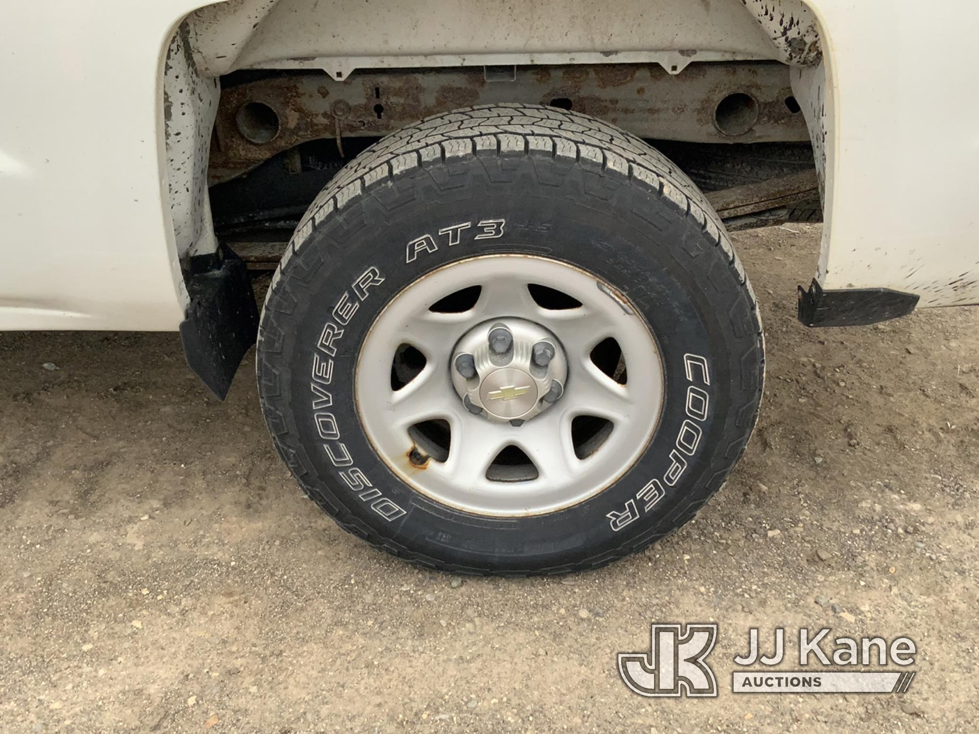(Charlotte, MI) 2014 Chevrolet Silverado 1500 4x4 Double-Cab Pickup Truck Runs & Moves) (Rust Damage