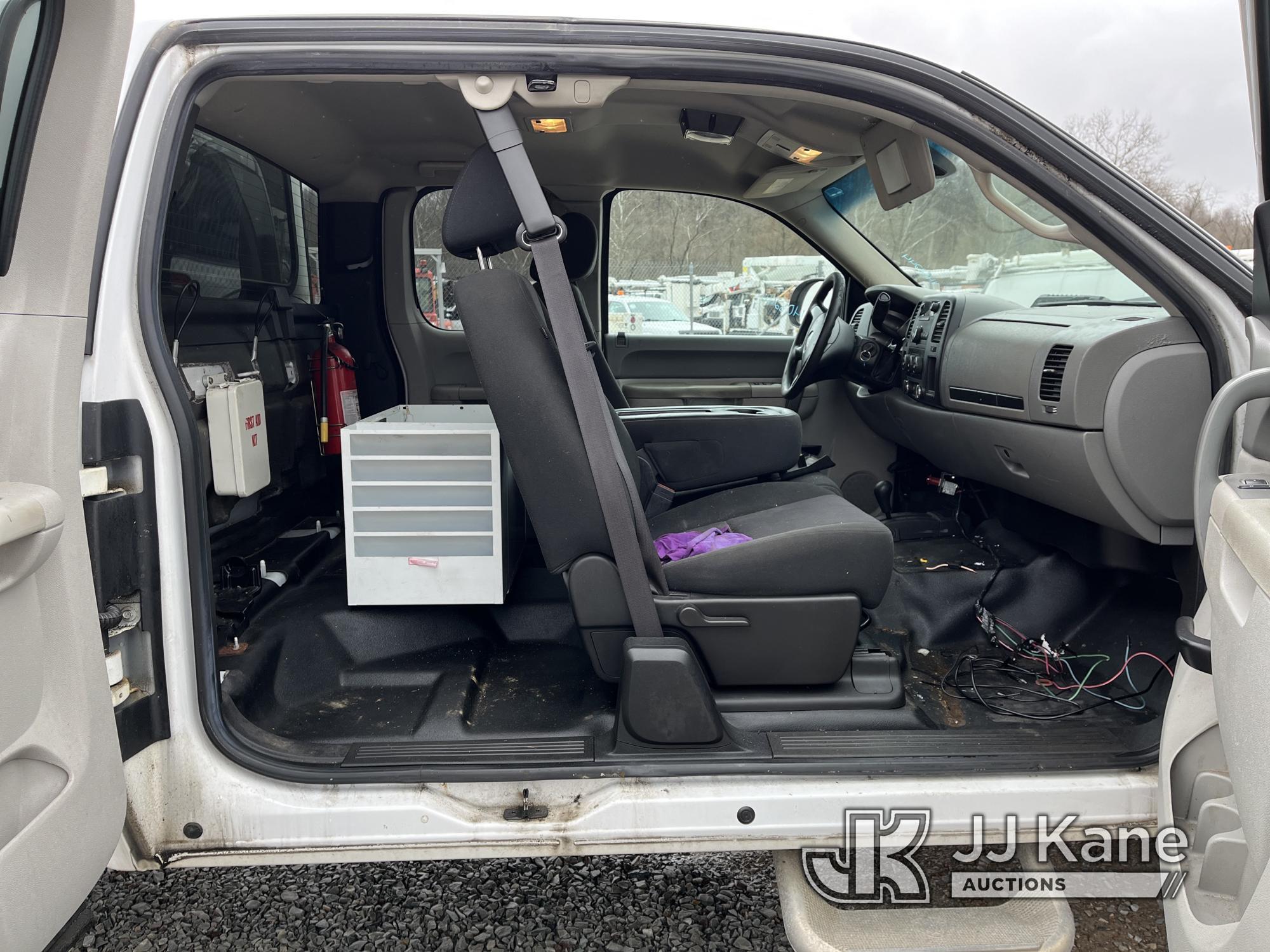 (Smock, PA) 2012 GMC Sierra 2500HD 4x4 Extended-Cab Pickup Truck Title Delay) (Runs & Moves, Jump To