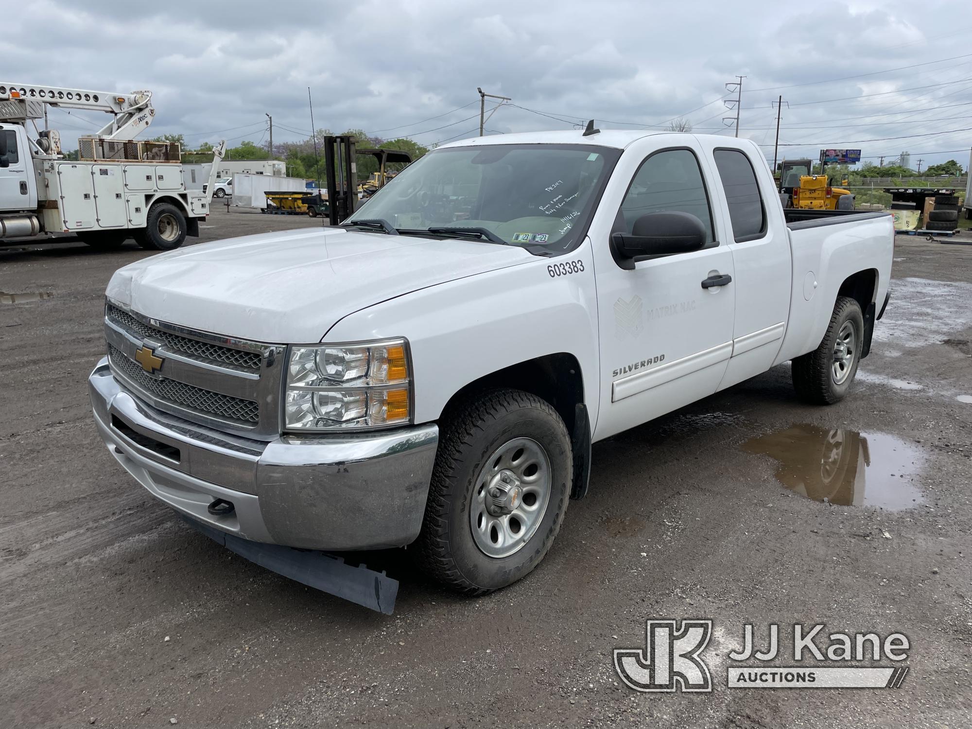 (Plymouth Meeting, PA) 2012 Chevrolet Silverado 1500 4x4 Extended-Cab Pickup Truck Runs & Moves, Bod