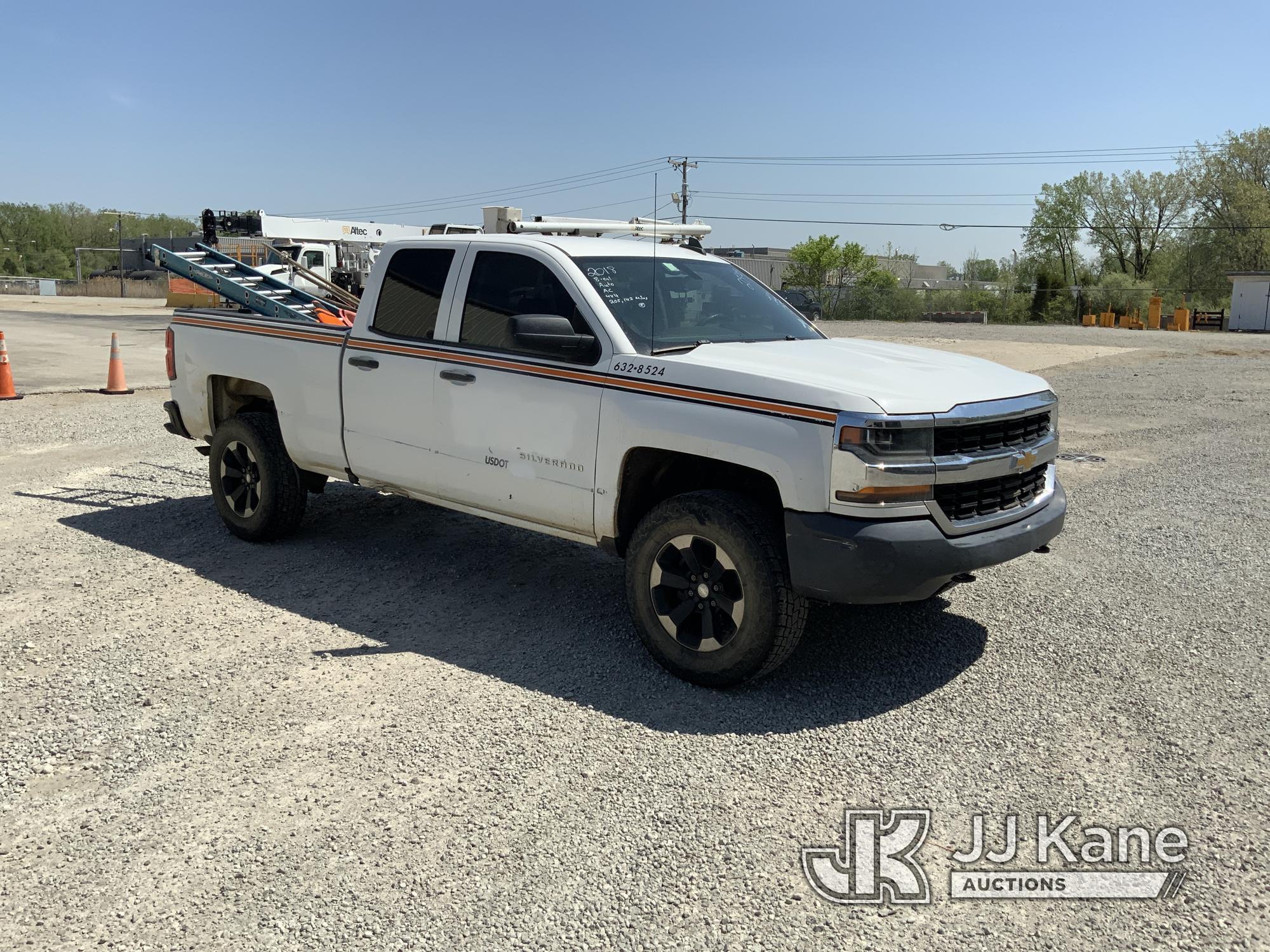 (Fort Wayne, IN) 2018 Chevrolet Silverado K1500 4X4 Extended-Cab Pickup Truck Not Running, Condition