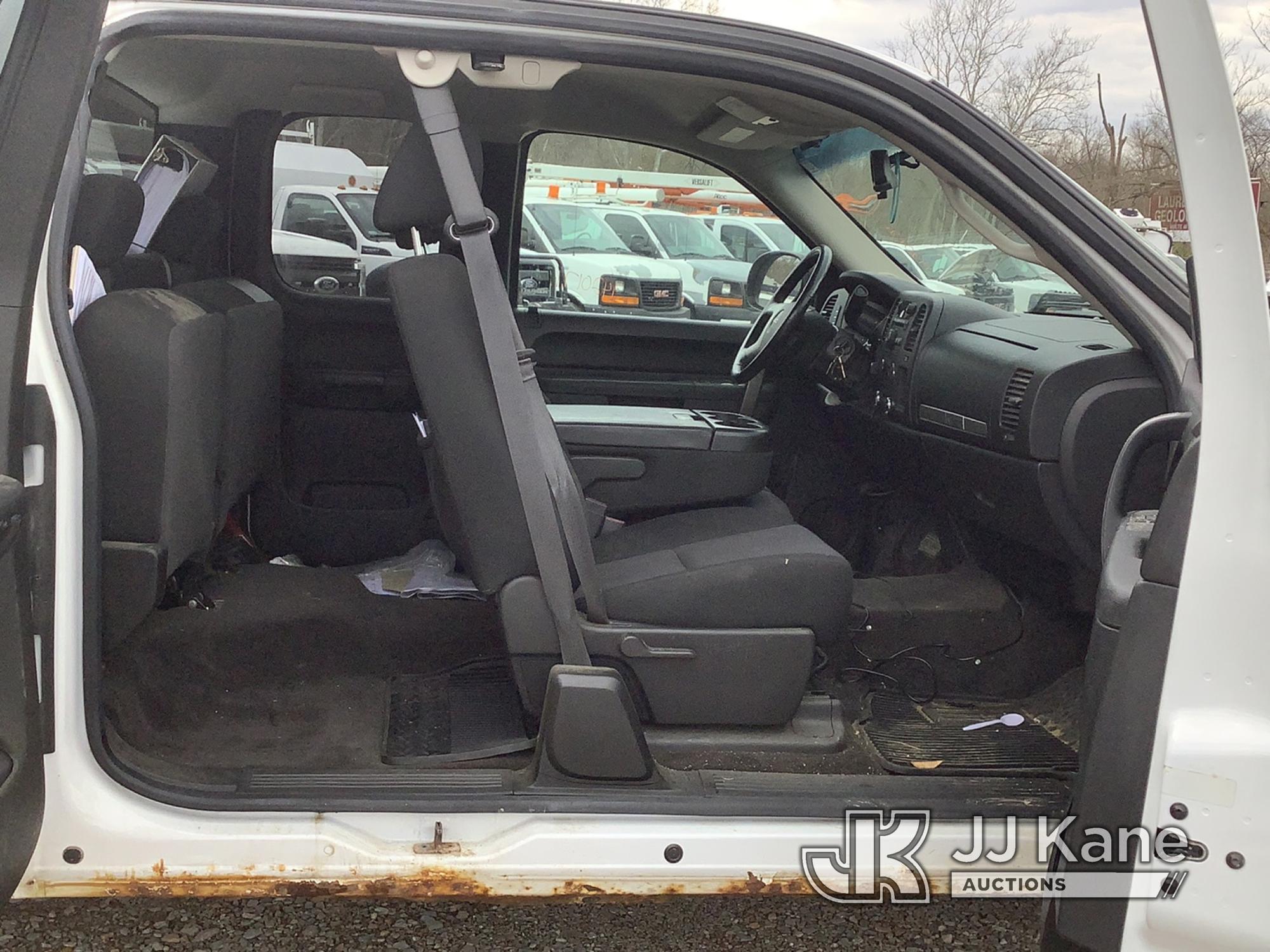 (Smock, PA) 2013 GMC Sierra 1500 4x4 Extended-Cab Pickup Truck Title Delay) (Runs & Moves, Rust & Bo