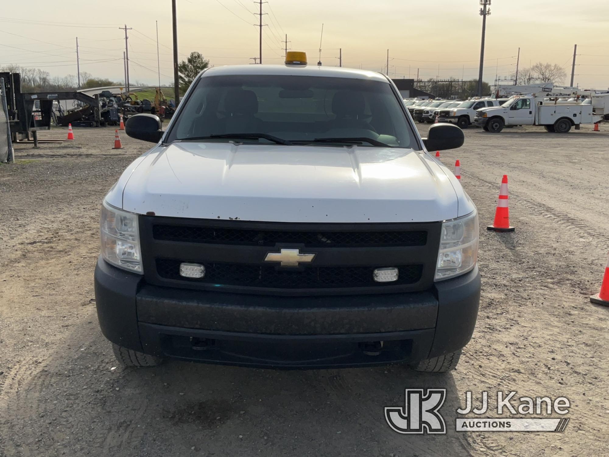 (Charlotte, MI) 2008 Chevrolet Silverado 1500 4x4 Pickup Truck Runs & Moves) (Jump To Start, Rust Da