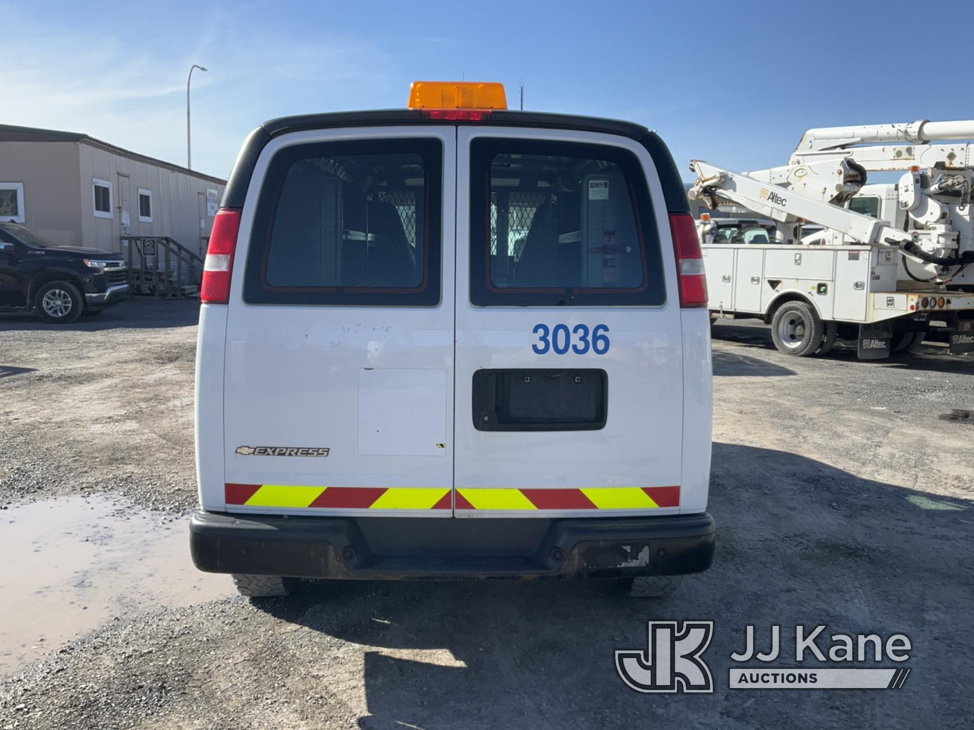 (Rome, NY) 2017 Chevrolet Express G2500 Cargo Van Runs & Moves, Body & Rust Damage, Oil Leak, DO NOT