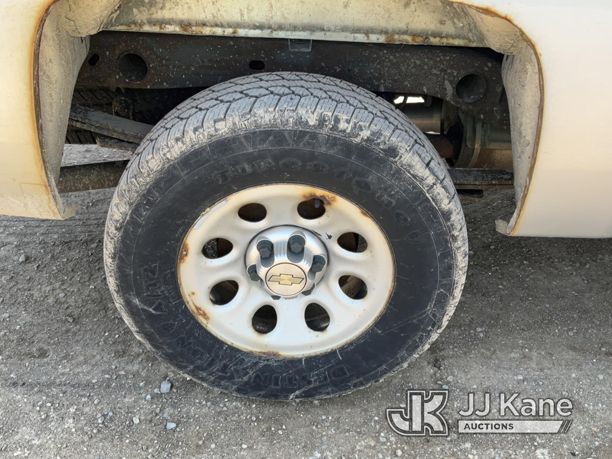 (Charlotte, MI) 2012 Chevrolet Silverado 1500 4x4 Extended-Cab Pickup Truck Runs, Moves, Rust, Body