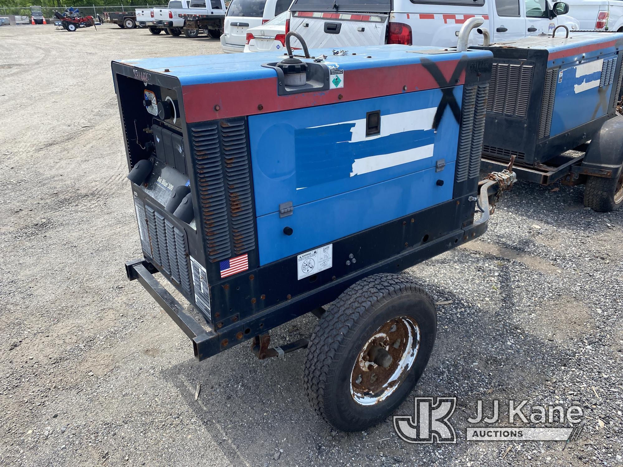 (Plymouth Meeting, PA) Miller Big Blue 300 Welder/Generator, Seller States: Needs Extensive Repairs