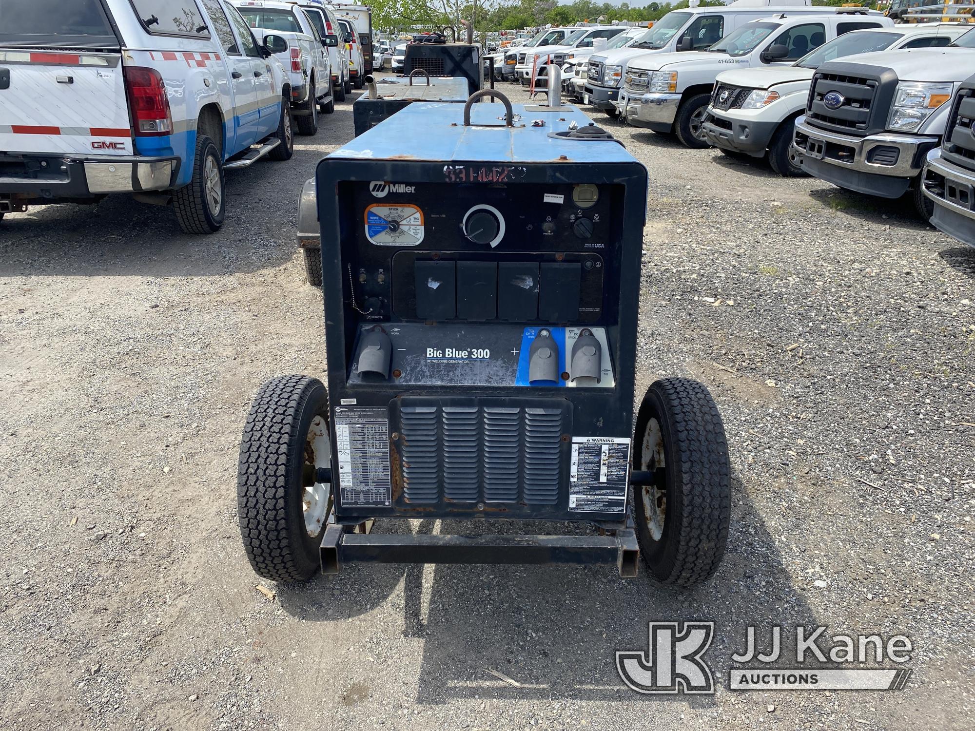 (Plymouth Meeting, PA) Miller Big Blue 300 Welder/Generator, Seller States: Needs Extensive Repairs