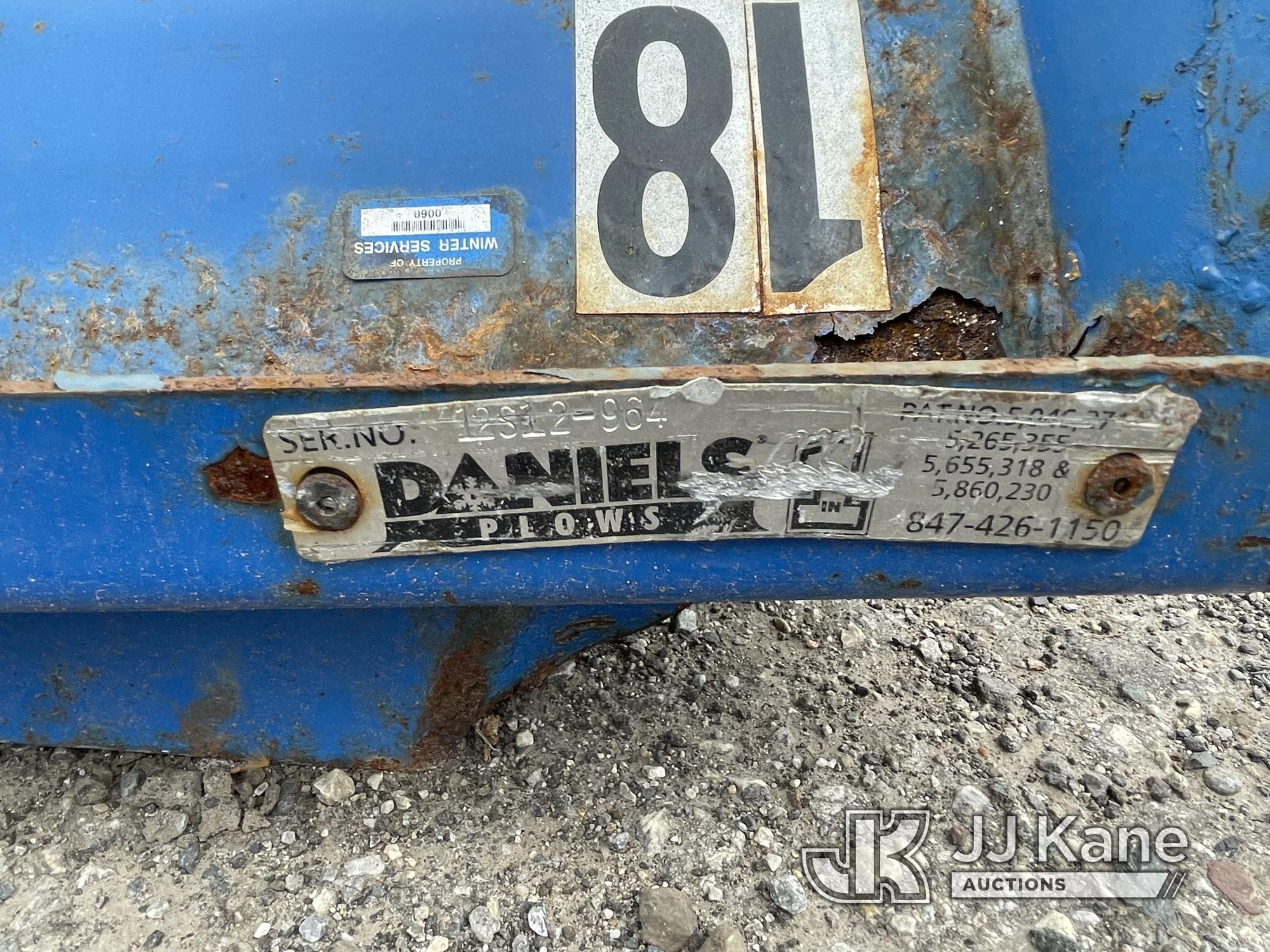 (Plymouth Meeting, PA) 2012 Daniels Snow Blade s/n 12S12-964 (Missing Parts) NOTE: This unit is bein