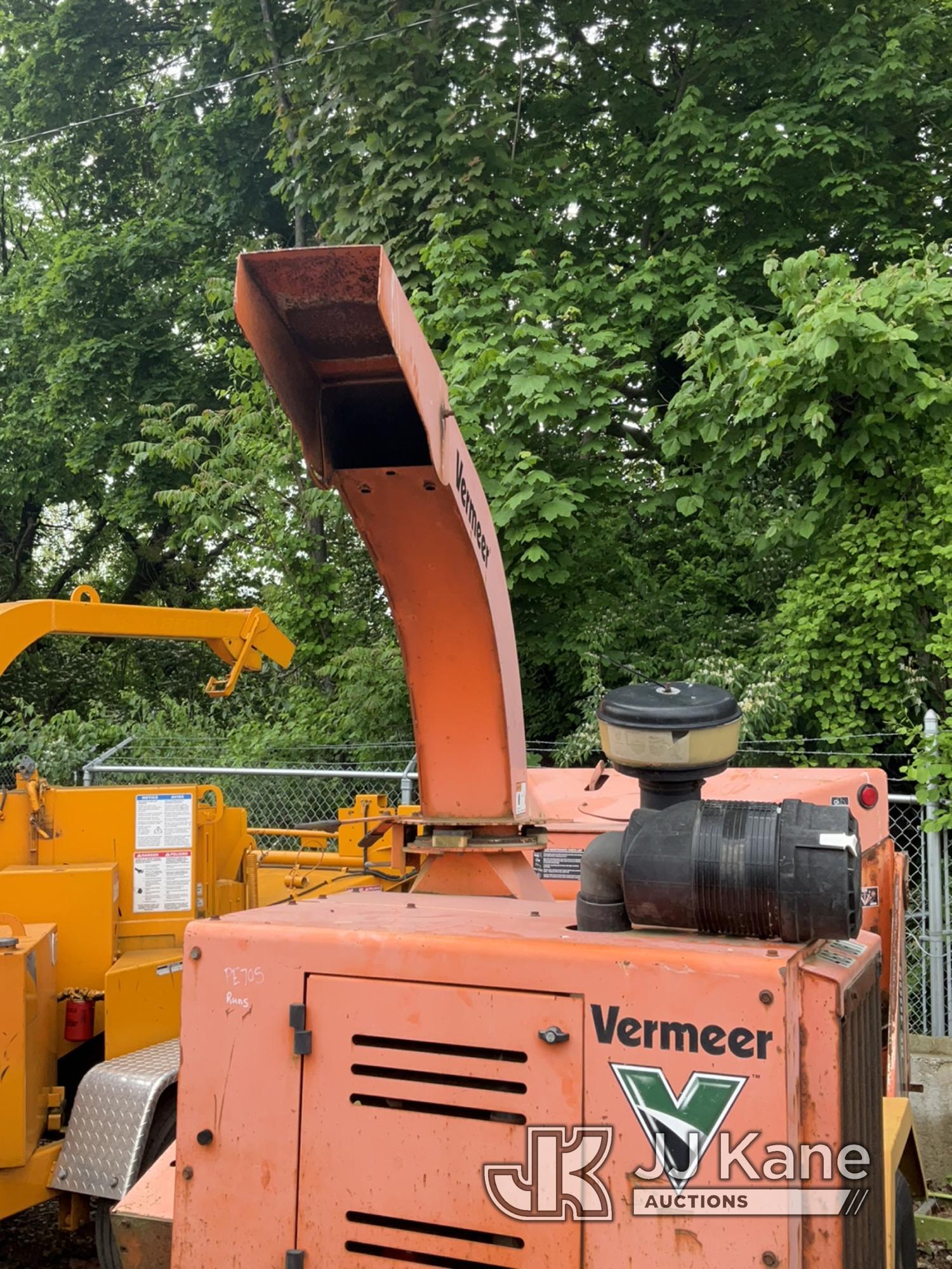 (Plymouth Meeting, PA) 2010 Vermeer BC1000XL Chipper (12in Drum) Runs, Body & Rust Damage, Seller St