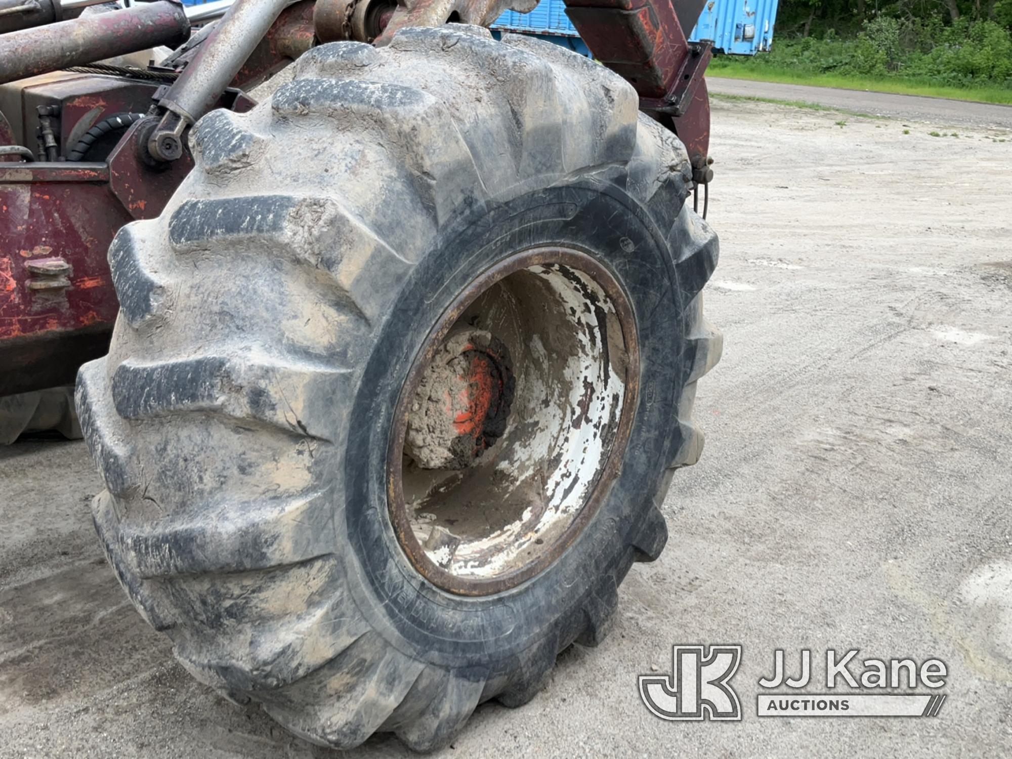 (Charlotte, MI) 1987 Timberjack 380A Articulating Rubber Tired Log Skidder Runs, Does Not Move, Hydr