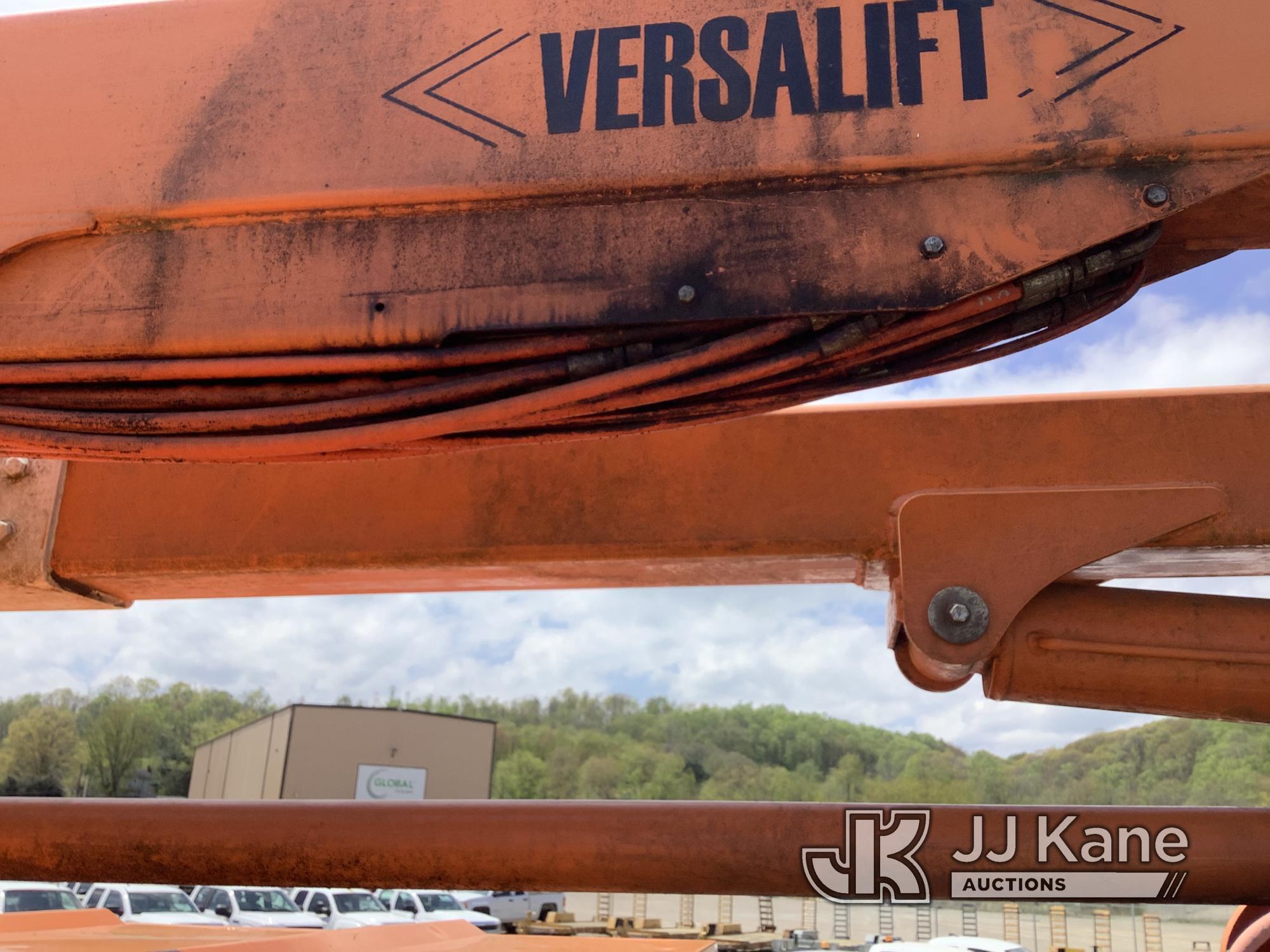 (Smock, PA) Versalift SST40EIH, Articulating & Telescopic Bucket mounted behind cab on 2015 Ford F55