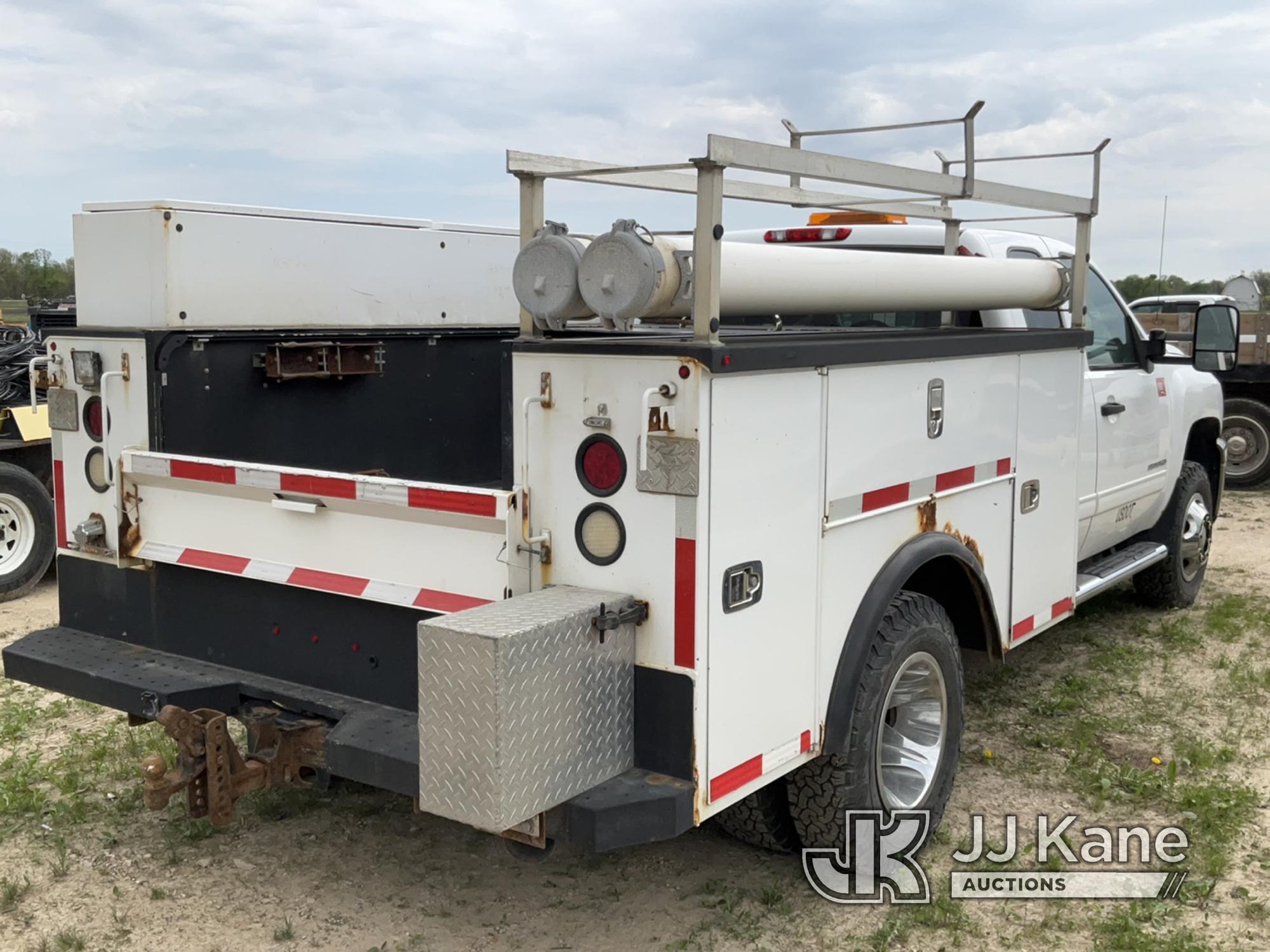 (Charlotte, MI) 2013 Chevrolet Silverado 3500HD 4x4 Service Truck No Crank With Jump, Condition Unkn