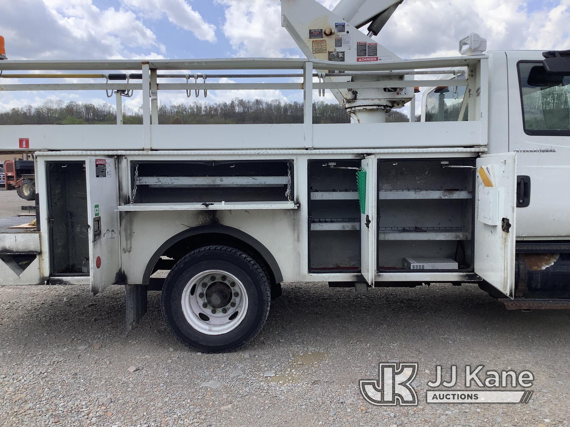 (Smock, PA) Altec TA40, Articulating & Telescopic Bucket mounted behind cab on 2006 International 43