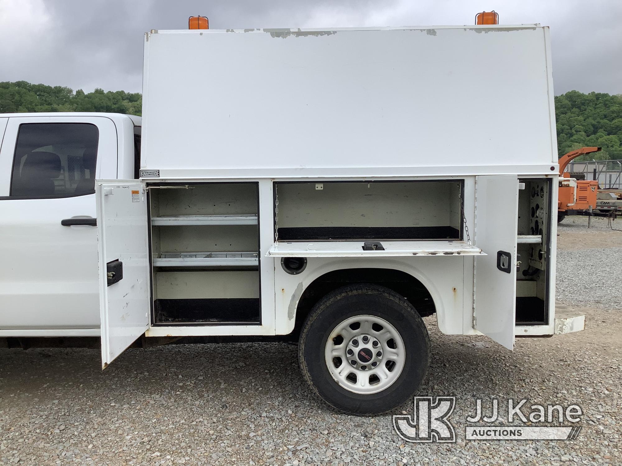 (Smock, PA) 2015 GMC Sierra 3500HD 4x4 Crew-Cab High Top Service Truck Title Delay) (Runs & Moves, R