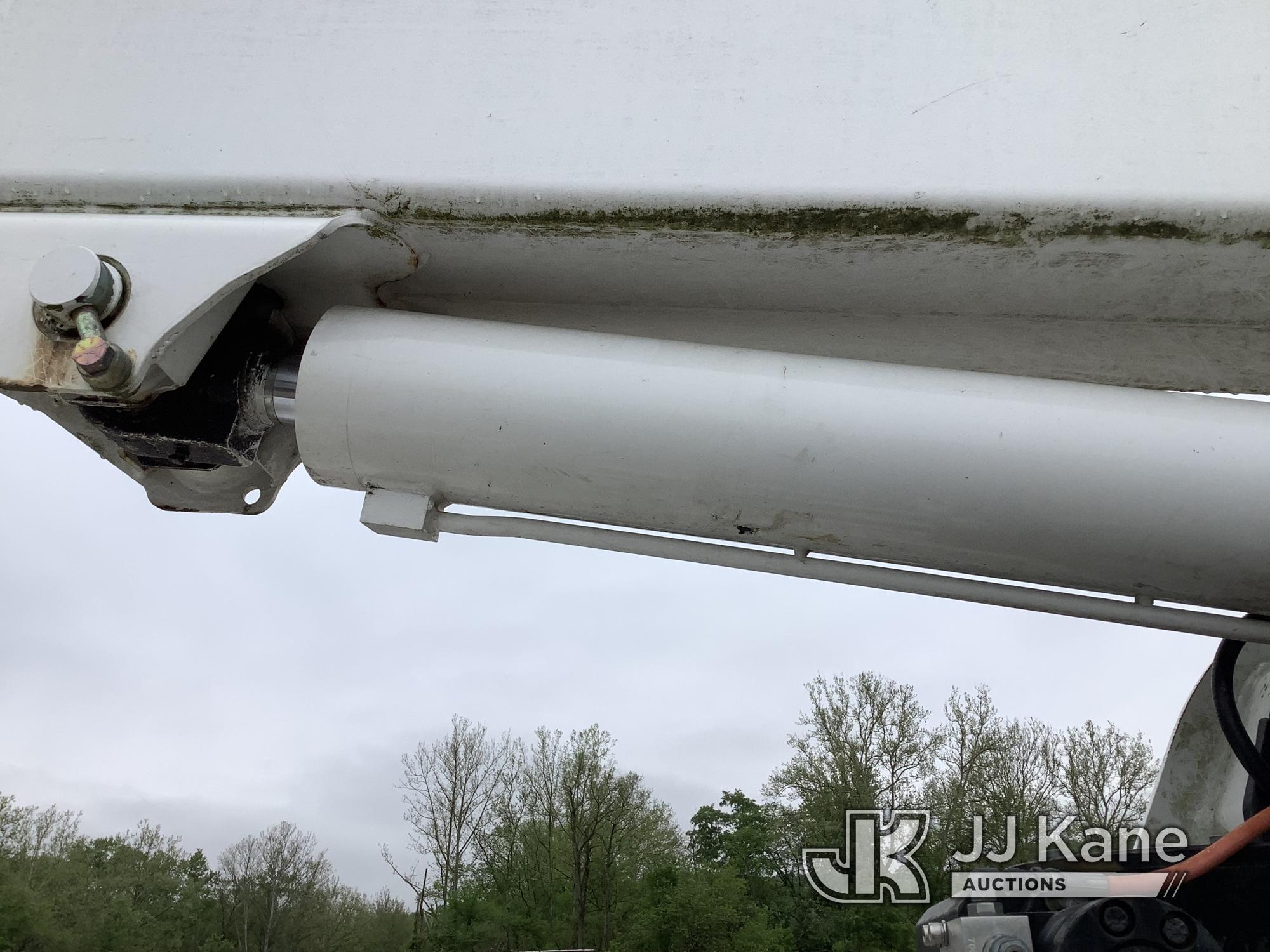 (Smock, PA) Altec LRV60/70, Over-Center Elevator Bucket mounted behind cab on 2012 Freightliner M2 1