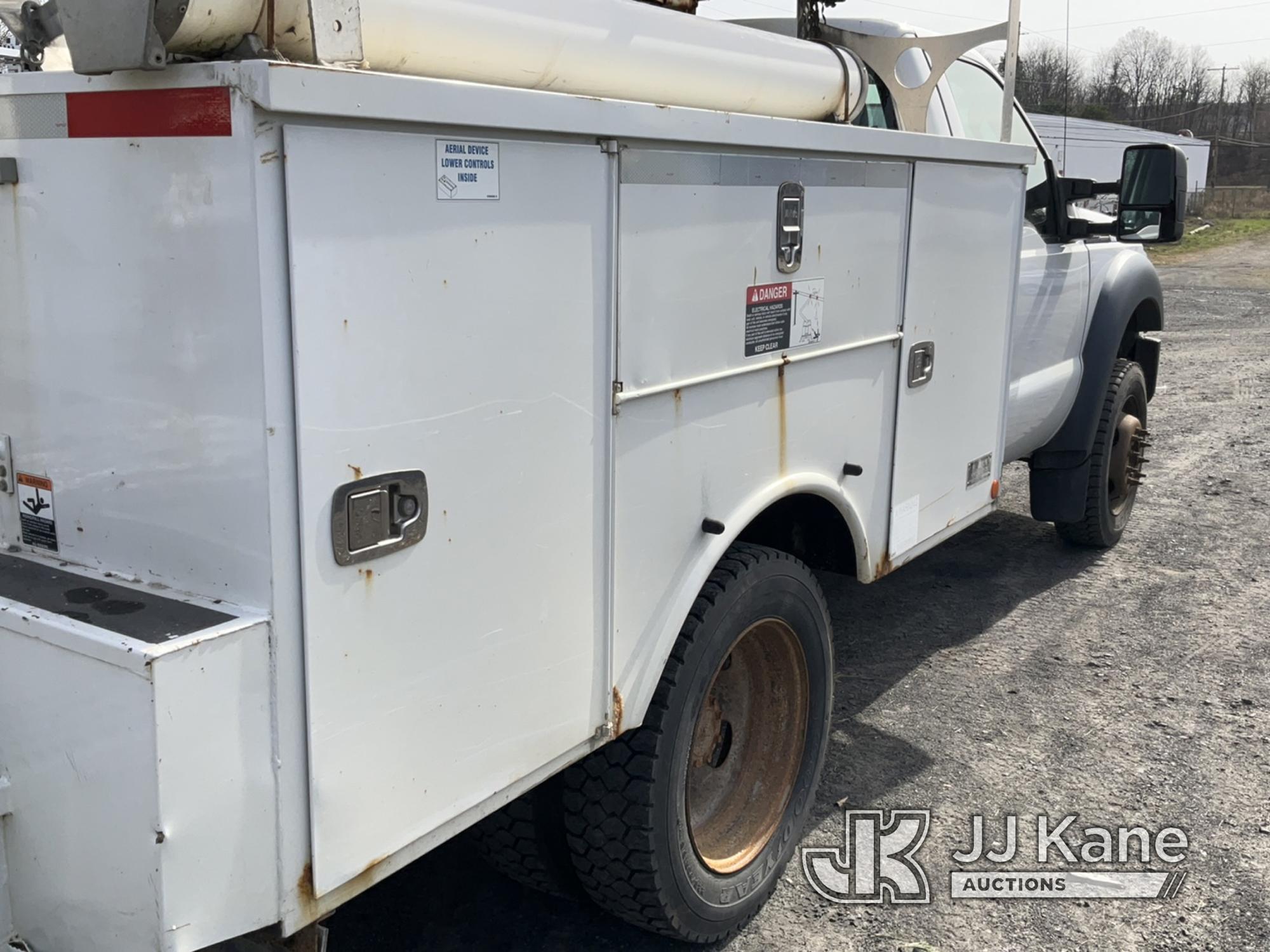 (Plains, PA) Altec AT200A, Telescopic Non-Insulated Bucket Truck mounted on 2014 Ford F450 Service T