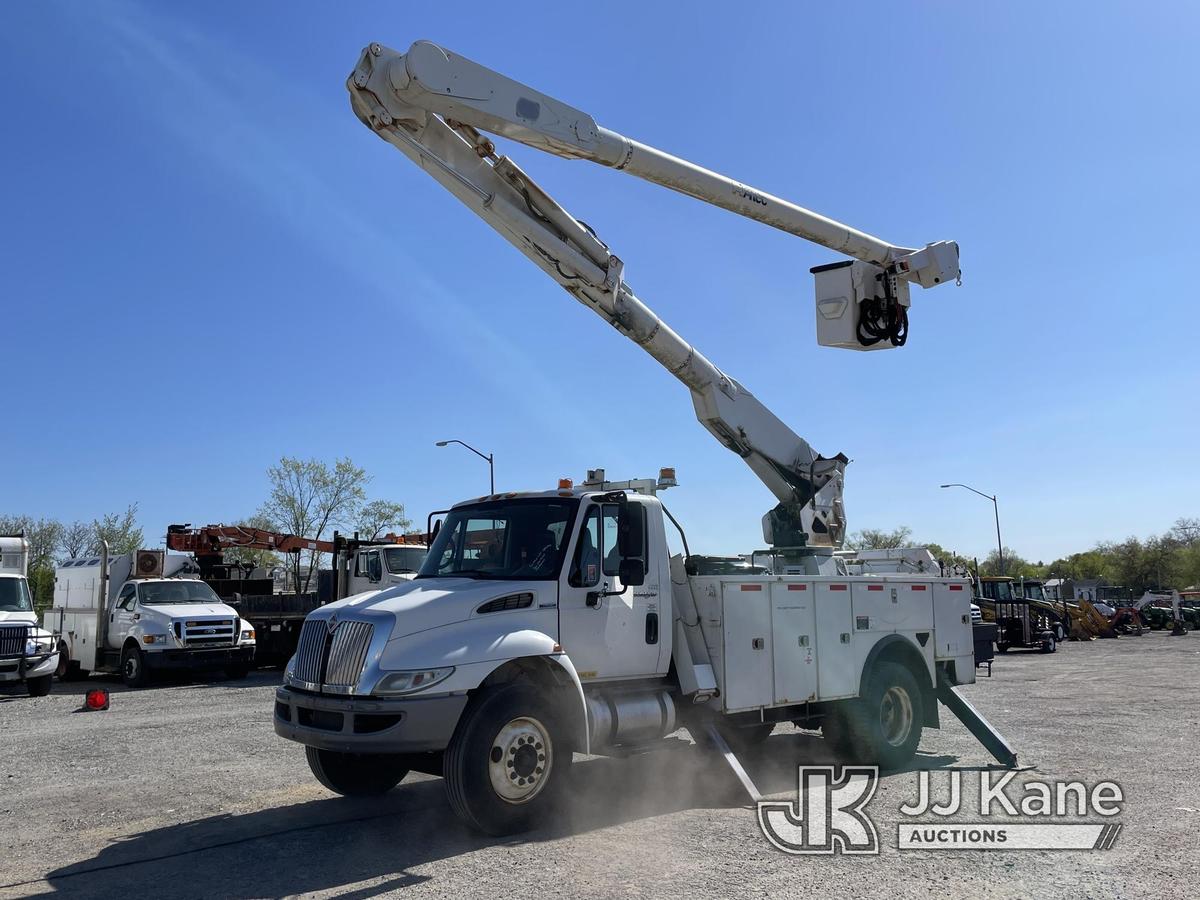 (Plymouth Meeting, PA) Altec AM855, Over-Center Material Handling Bucket Truck rear mounted on 2009