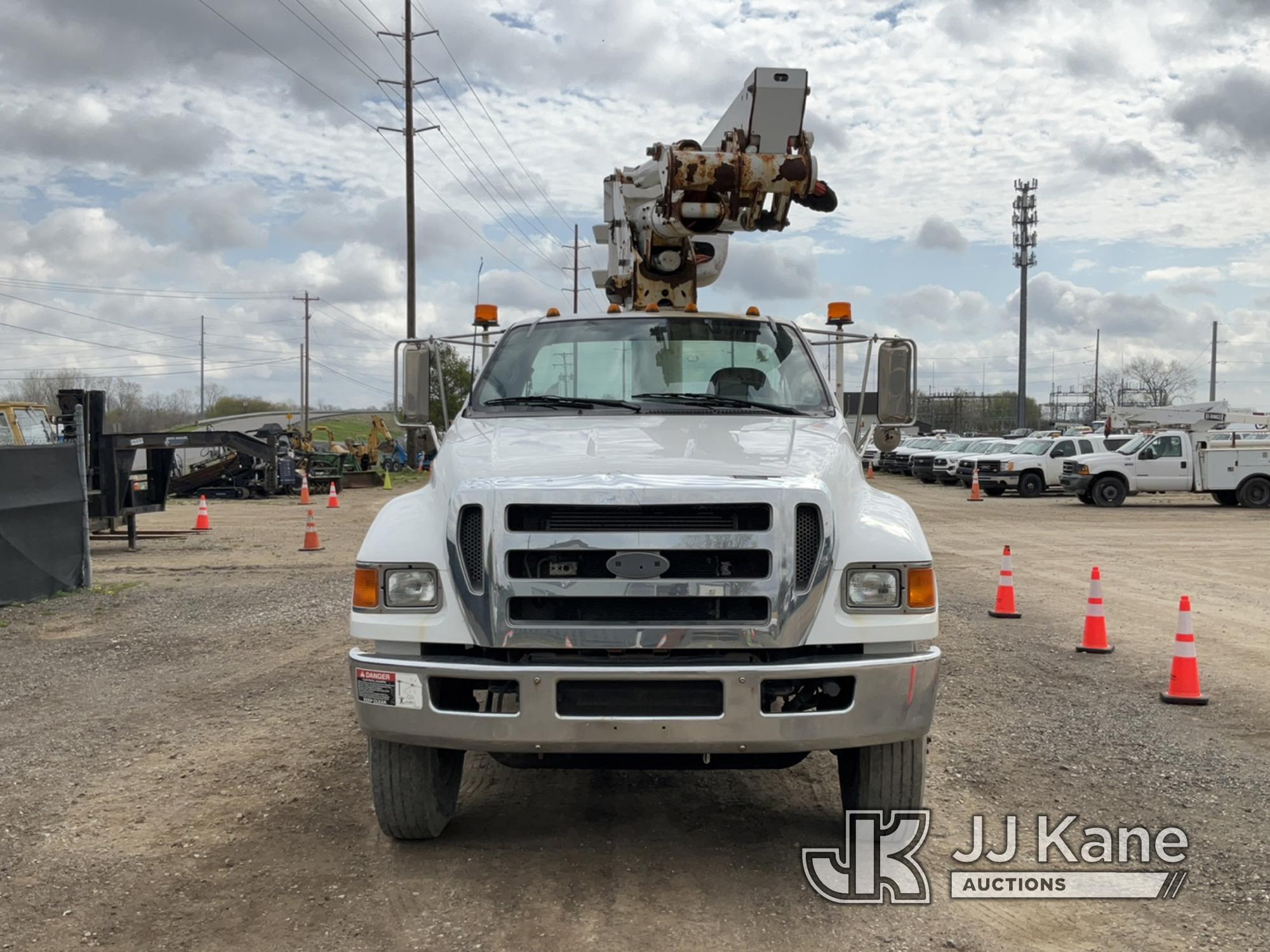 (Charlotte, MI) Altec TA40, Articulating & Telescopic Bucket Truck mounted behind cab on 2007 Ford F