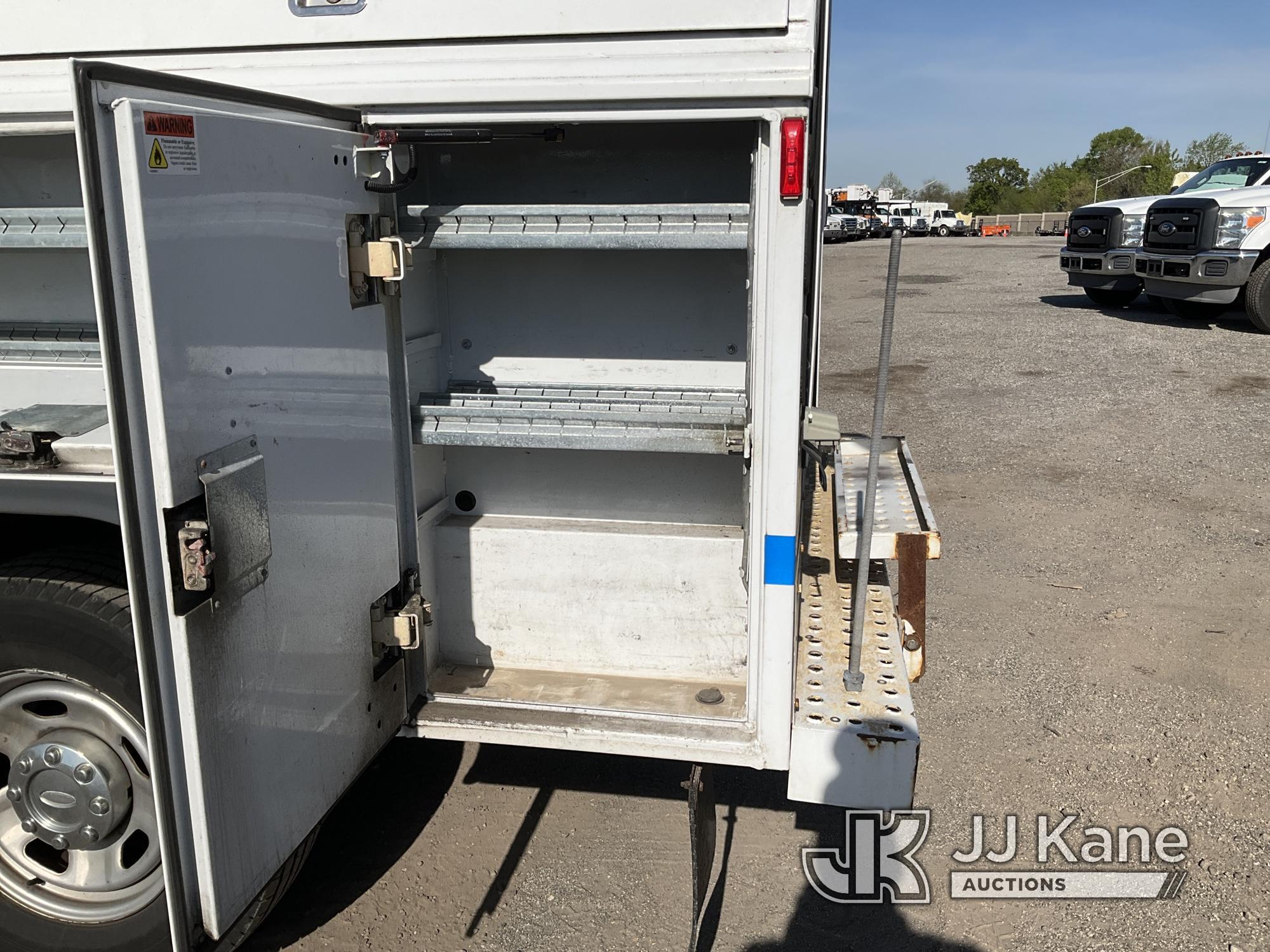 (Plymouth Meeting, PA) 2013 Ford F350 4x4 Extended-Cab Enclosed Service Truck Runs & Moves, Body & R