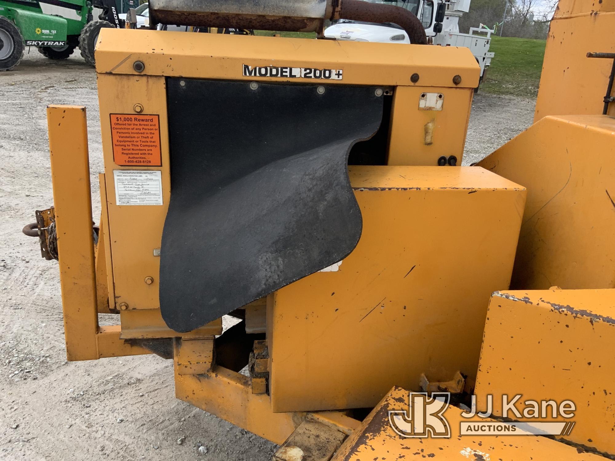 (Fort Wayne, IN) Bandit Industries 200+ Chipper (12in Disc), trailer mtd. NO TITLE) (Nor Running, Co