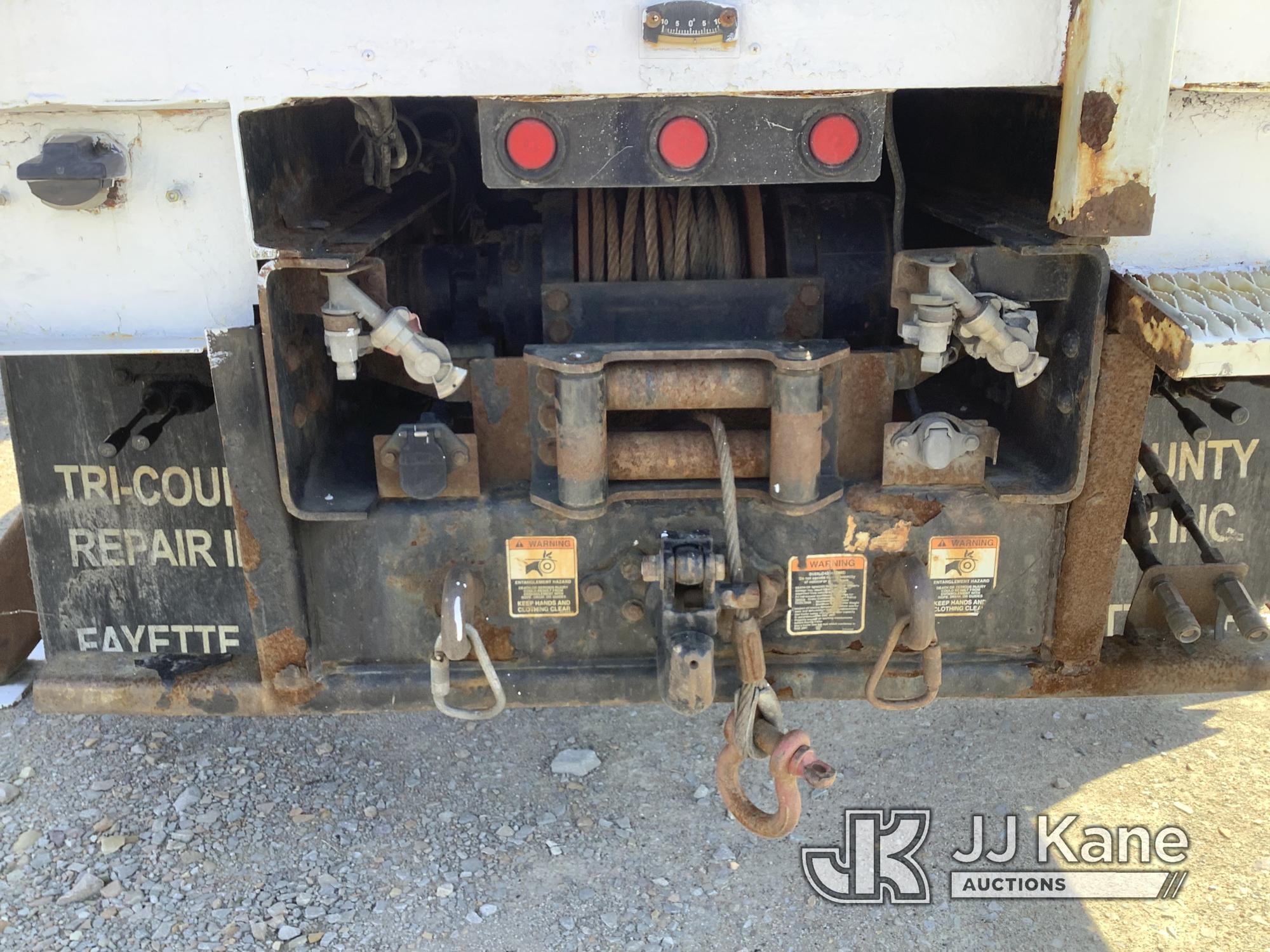 (Smock, PA) Altec LRV60-E70RM, Over-Center Elevator Bucket center mounted on 2012 Freightliner M2 10