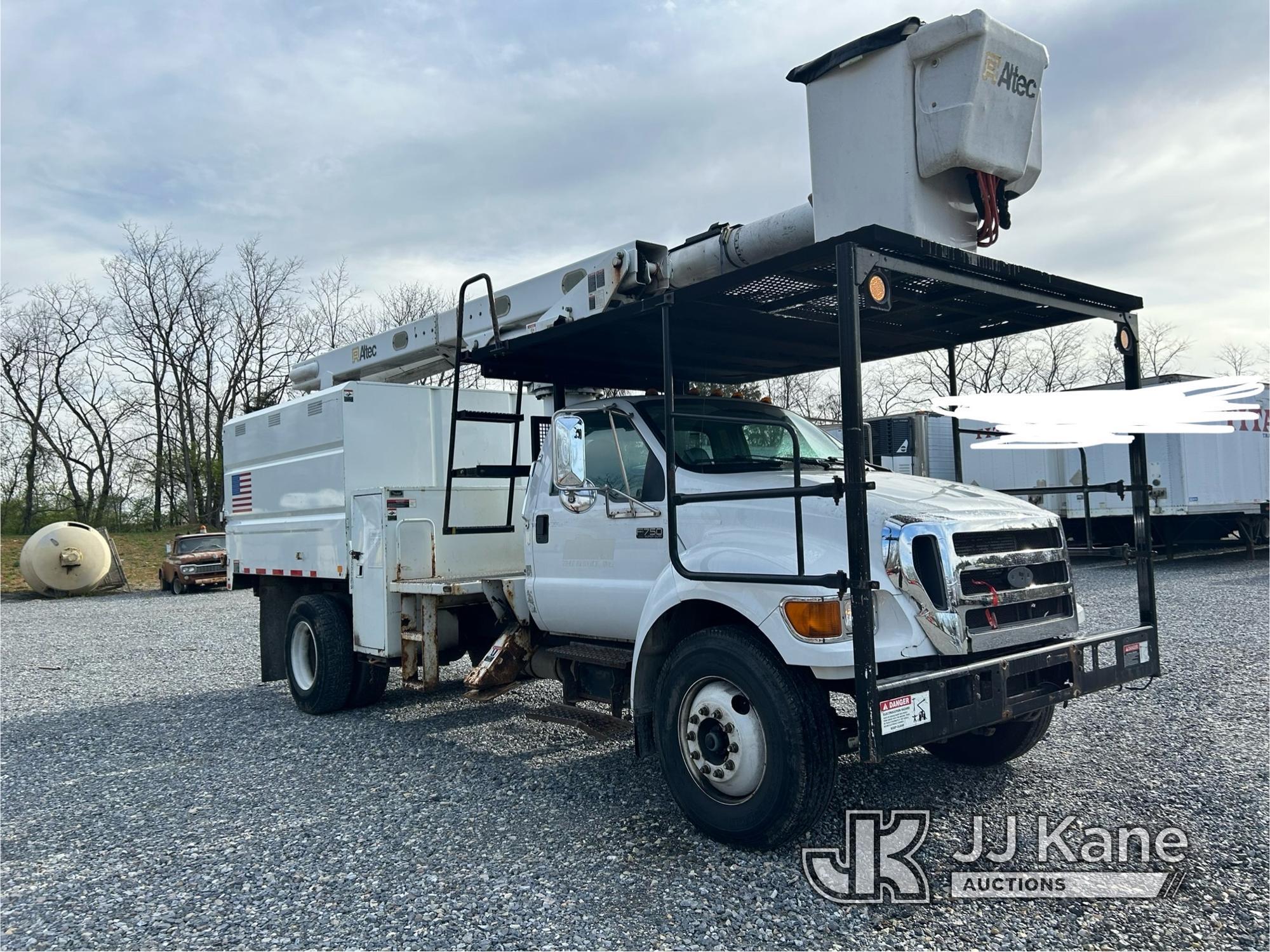 (Hagerstown, MD) Altec LRV56, Over-Center Bucket Truck mounted behind cab on 2010 Ford F750 Chipper