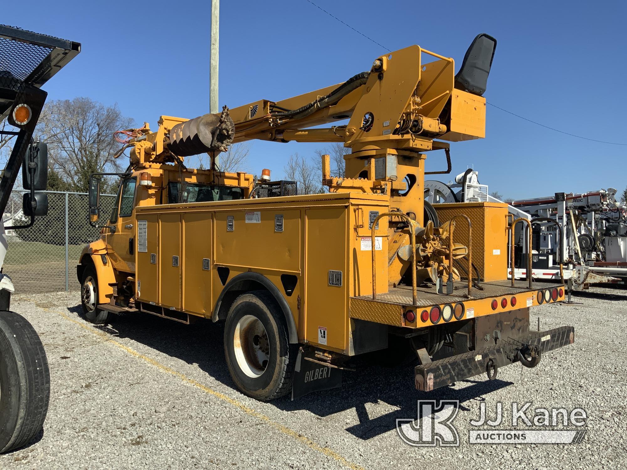 (Fort Wayne, IN) Simon-Telelect Commander 4047, Digger Derrick rear mounted on 2011 International 43