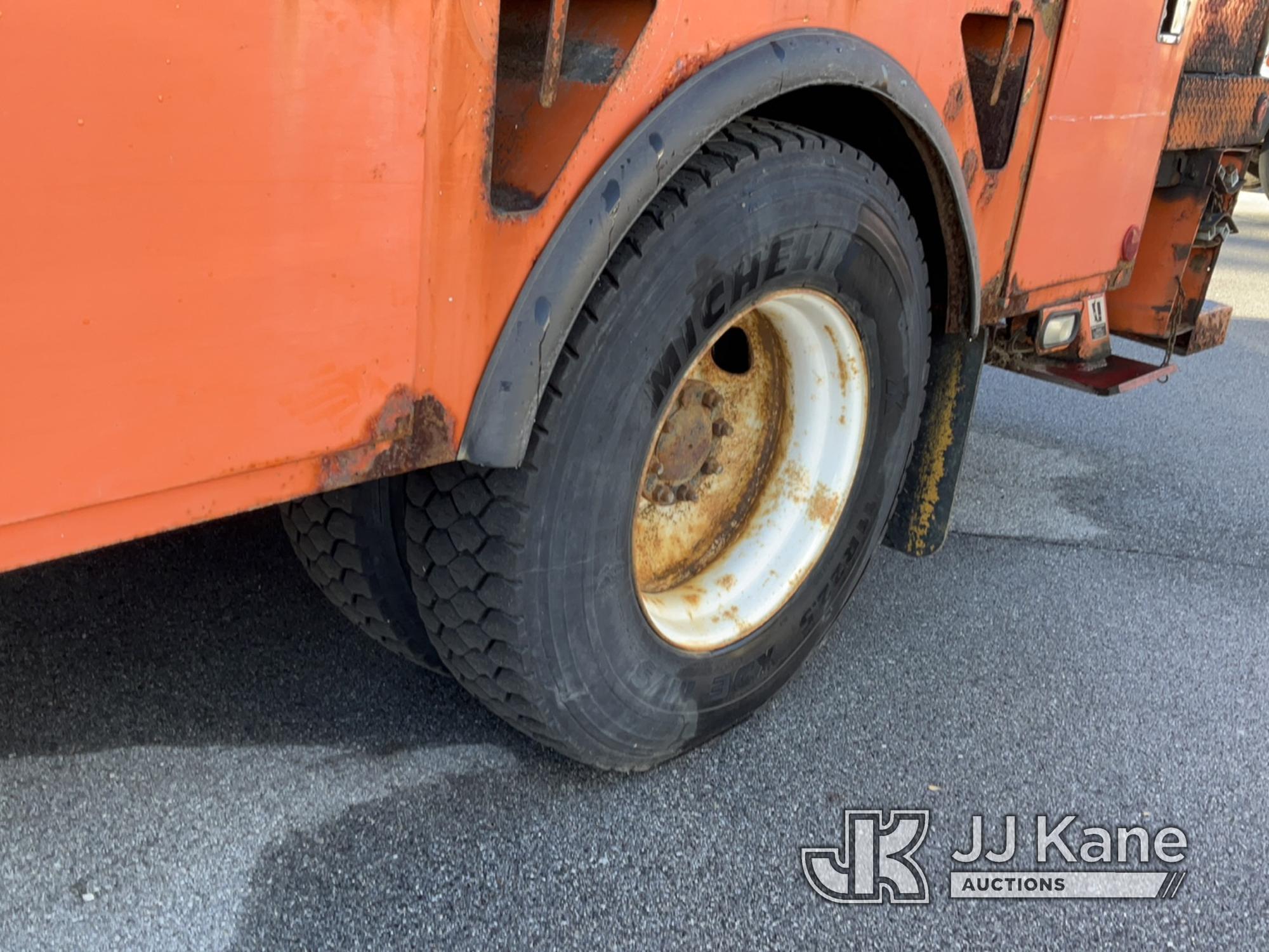 (Chester Springs, PA) Lift-All LOM-50-1S, Material Handling Bucket Truck rear mounted on 2009 Ford F