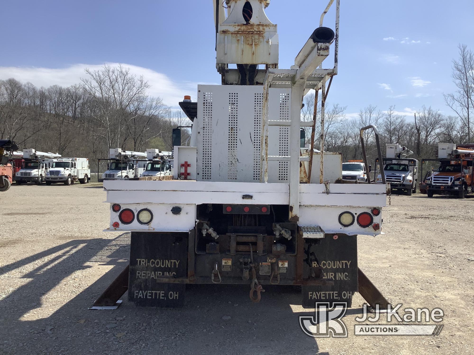 (Smock, PA) Altec LRV60-E70RM, Over-Center Elevator Bucket center mounted on 2012 Freightliner M2 10