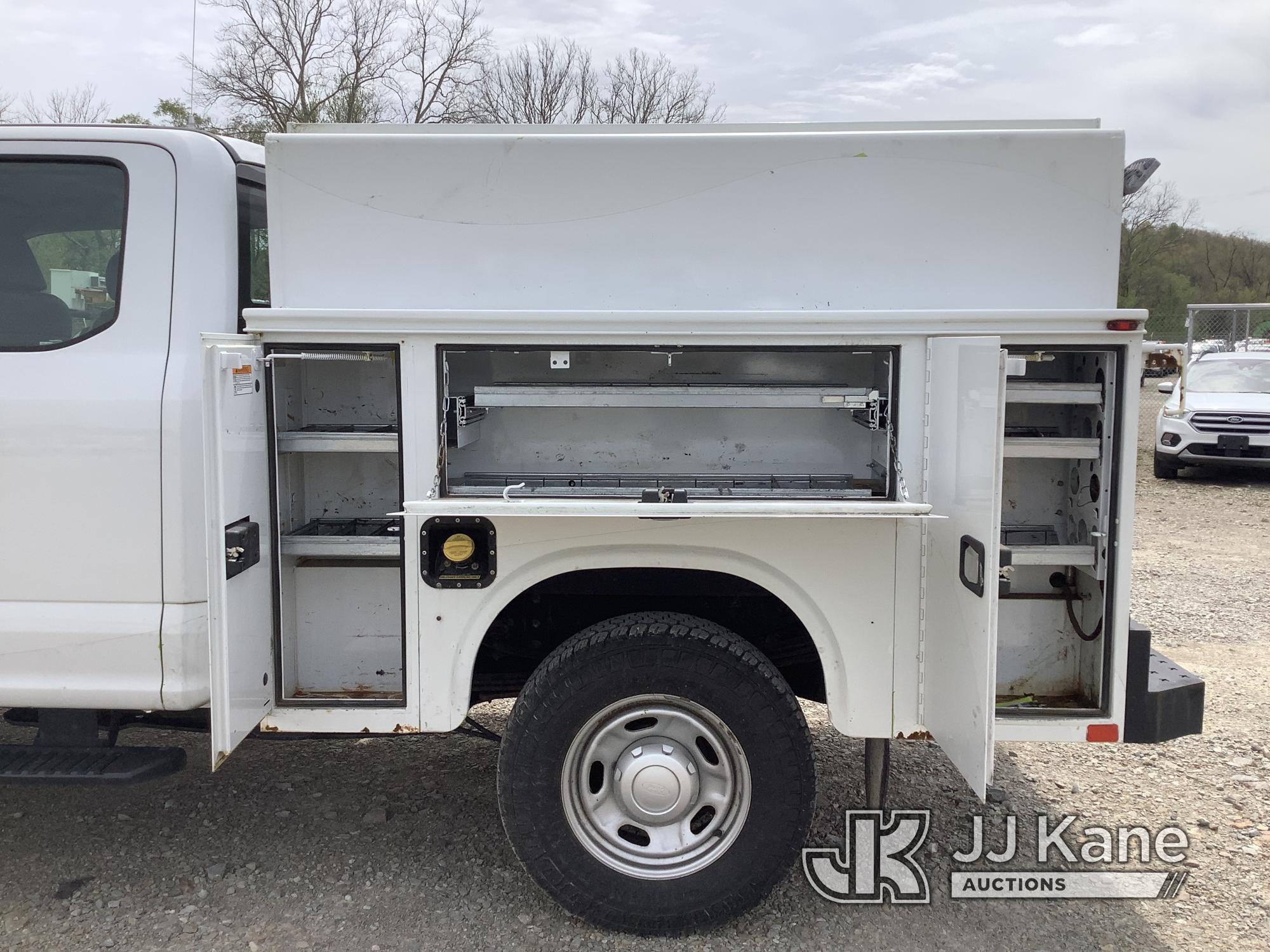 (Smock, PA) 2018 Ford F250 4x4 Extended-Cab Enclosed Service Truck Runs & Moves, Rust & Body Damage