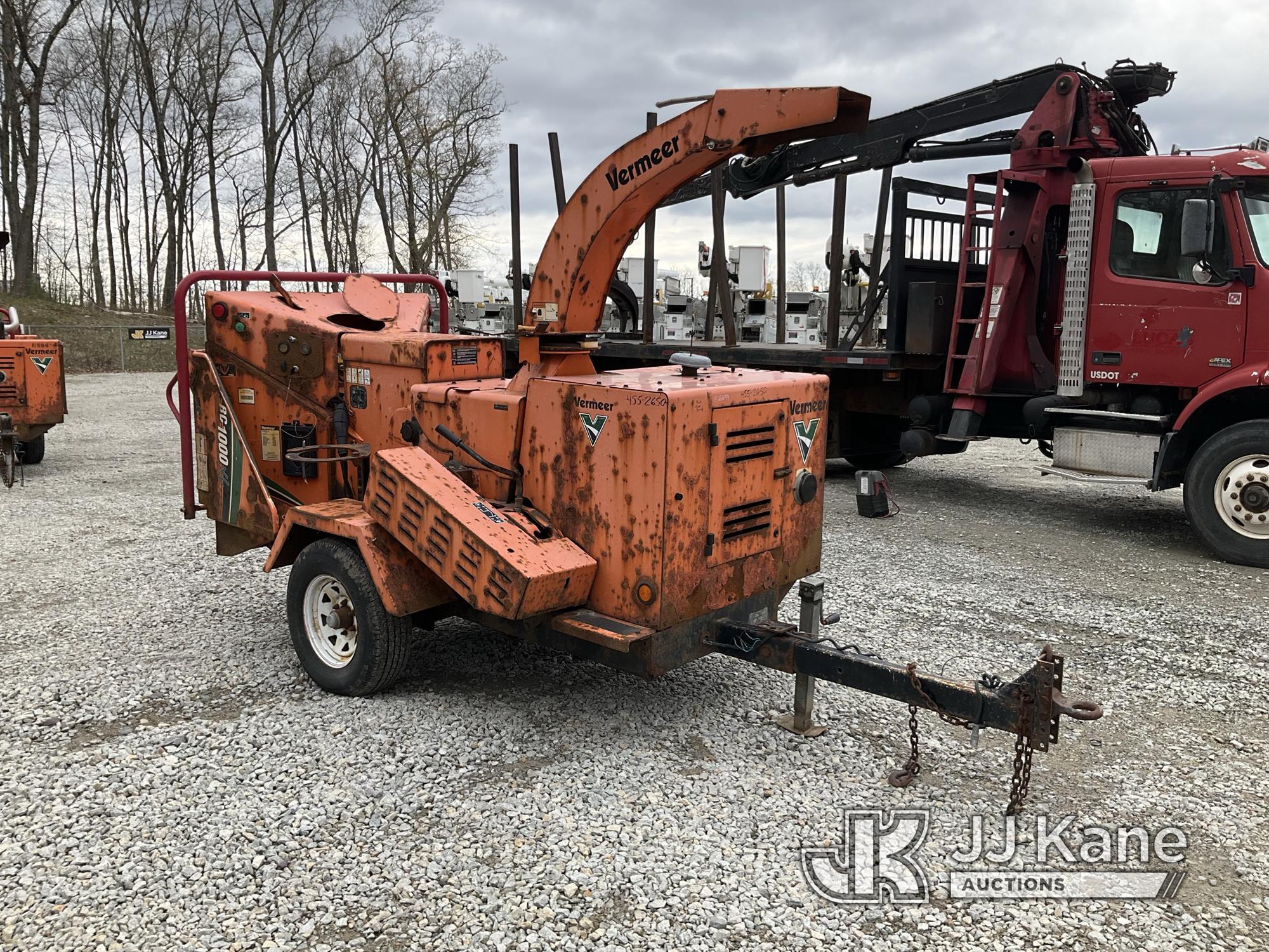 (Shrewsbury, MA) 2012 Vermeer BC1000XL Chipper (12in Drum) Runs) (Operating Condition Unknown, Rust