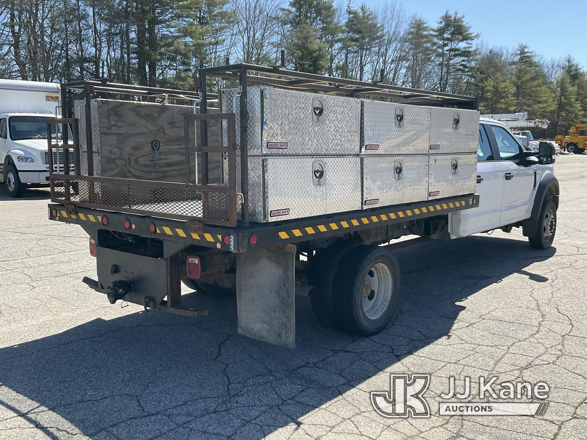 (Wells, ME) 2017 Ford F450 4x4 Crew-Cab Flatbed/Service Truck Runs & Moves) (Body Damage, Rust Damag