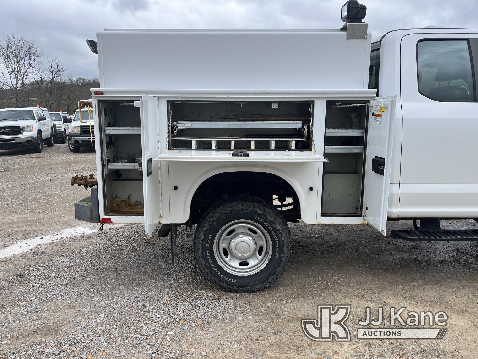 (Smock, PA) 2017 Ford F250 4x4 Extended-Cab Enclosed Service Truck Runs & Moves, Check Engine Light