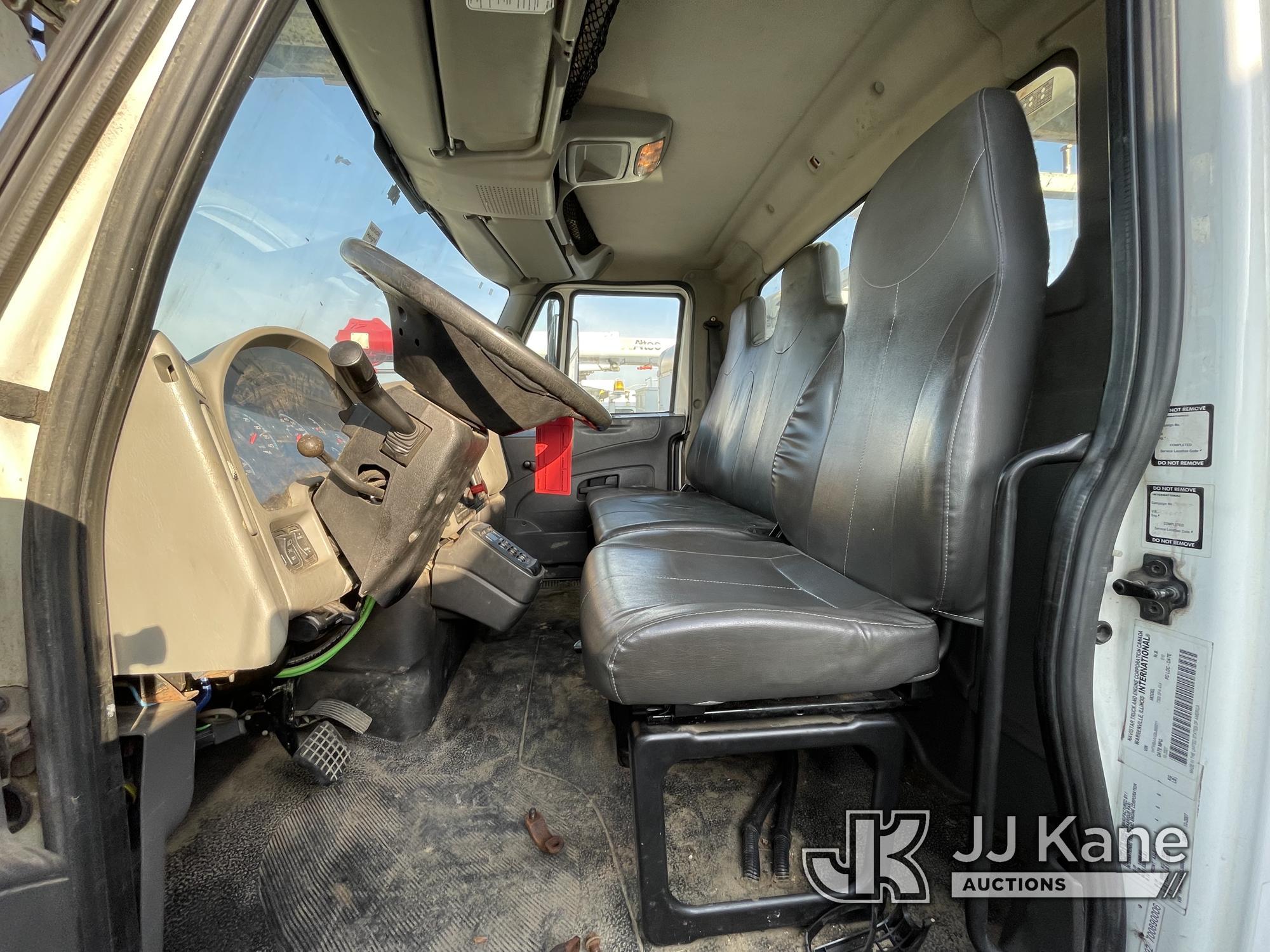 (Plymouth Meeting, PA) Altec DM47-TR, Digger Derrick rear mounted on 2008 International 7300 4x4 Uti