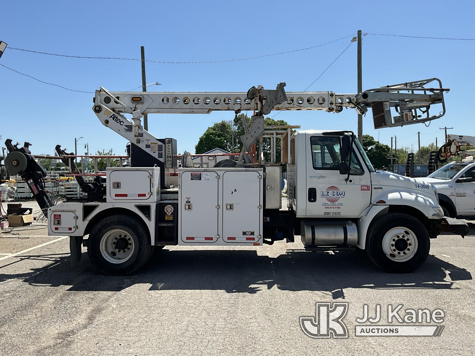 (Detroit, MI) Atlec AT40-C, Telescopic Non-Insulated Cable Placing Bucket Truck center mounted on 20