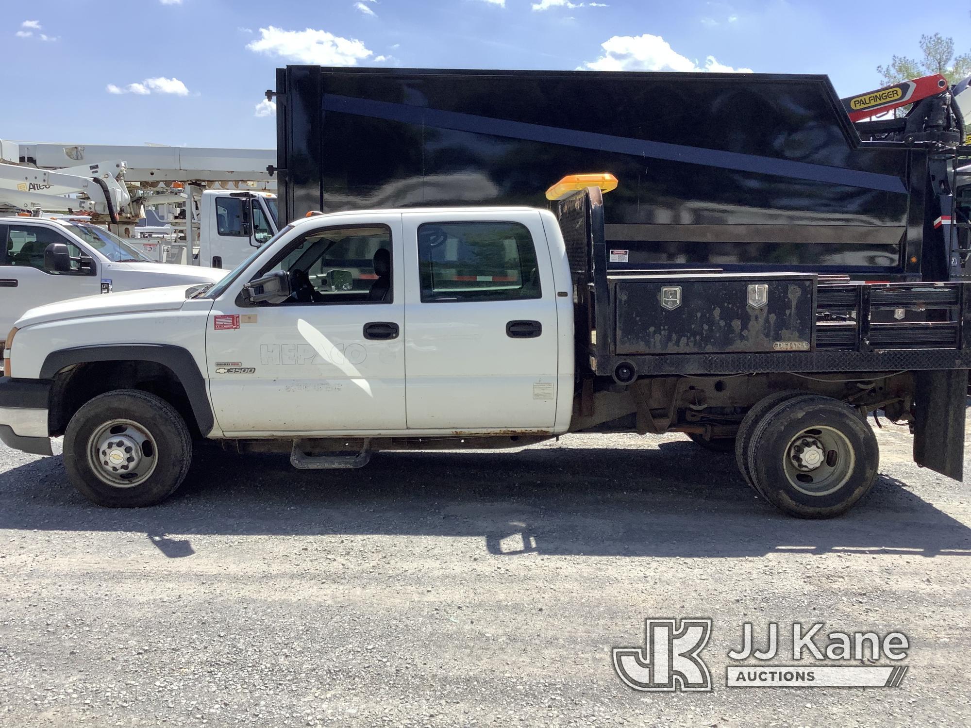 (Frederick, MD) 2005 Chevrolet Silverado 3500HD 4x4 Crew-Cab Flatbed Truck Runs & Moves, Service Bra