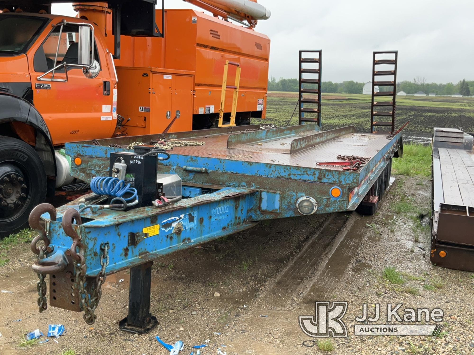 (Charlotte, MI) 1992 Dakota Tri-Axle Flatbed Trailer Jack Operates