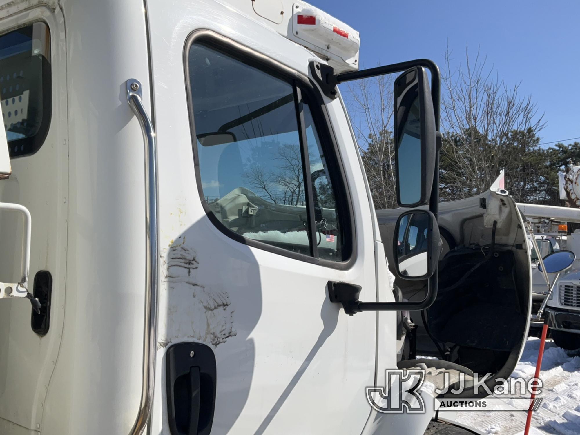 (Bellport, NY) Versalift VO43I, Over-Center Bucket Truck center mounted on 2013 Freightliner M2 106