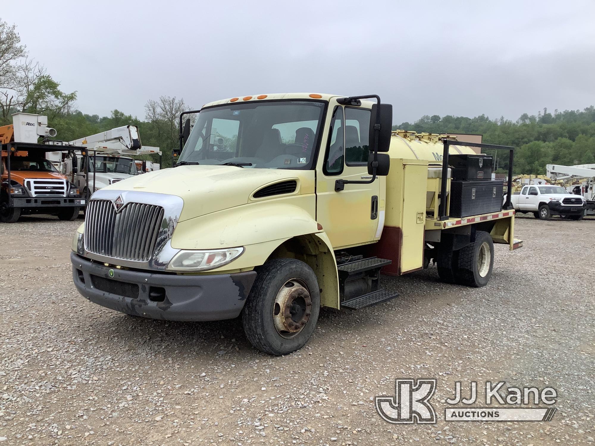 (Smock, PA) 2002 International 4300 Spray Truck Runs & Moves, PTO Engages, Sprayer Untested, Rust &