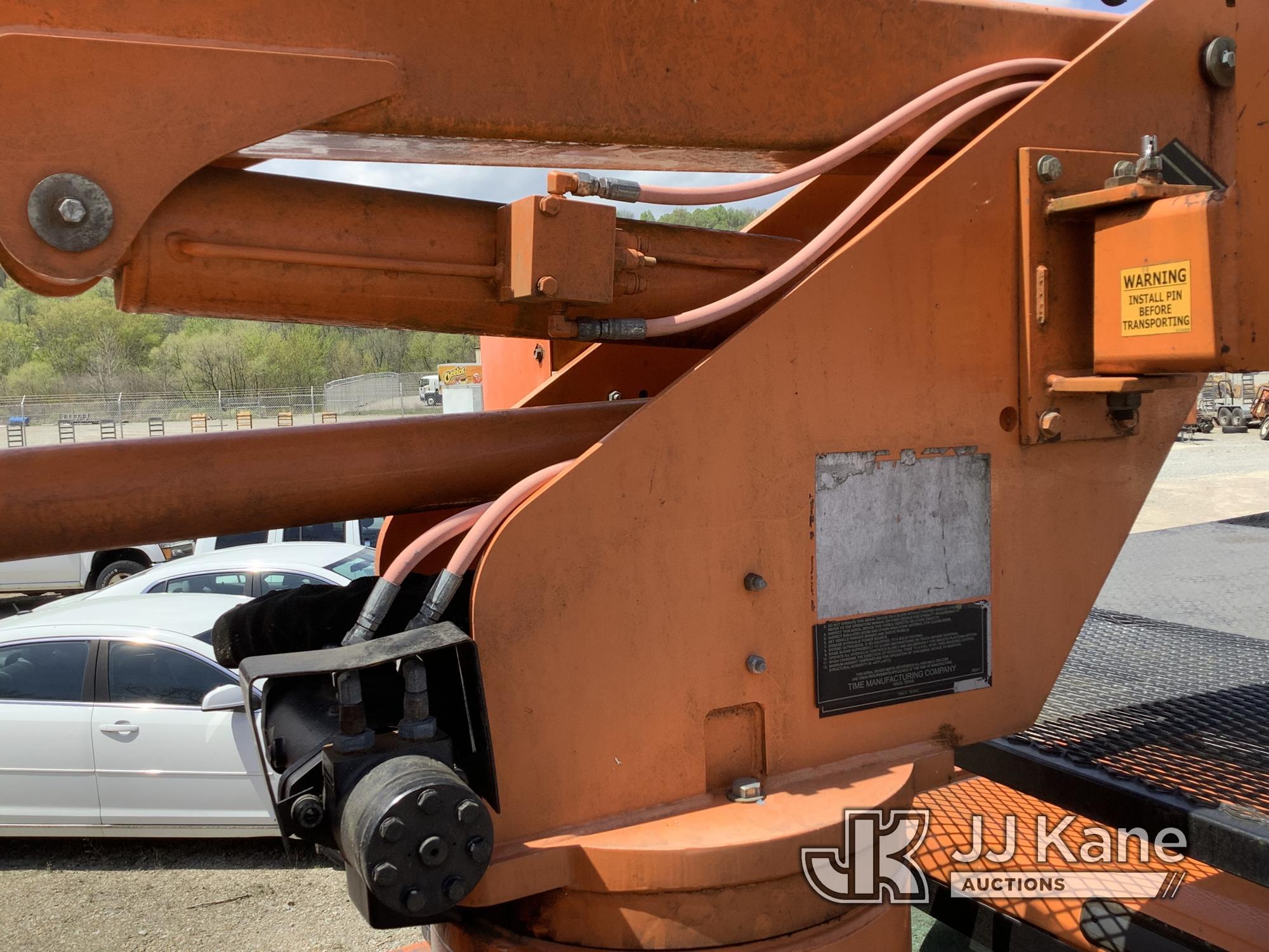 (Smock, PA) Versalift SST40EIH, Articulating & Telescopic Bucket mounted behind cab on 2015 Ford F55