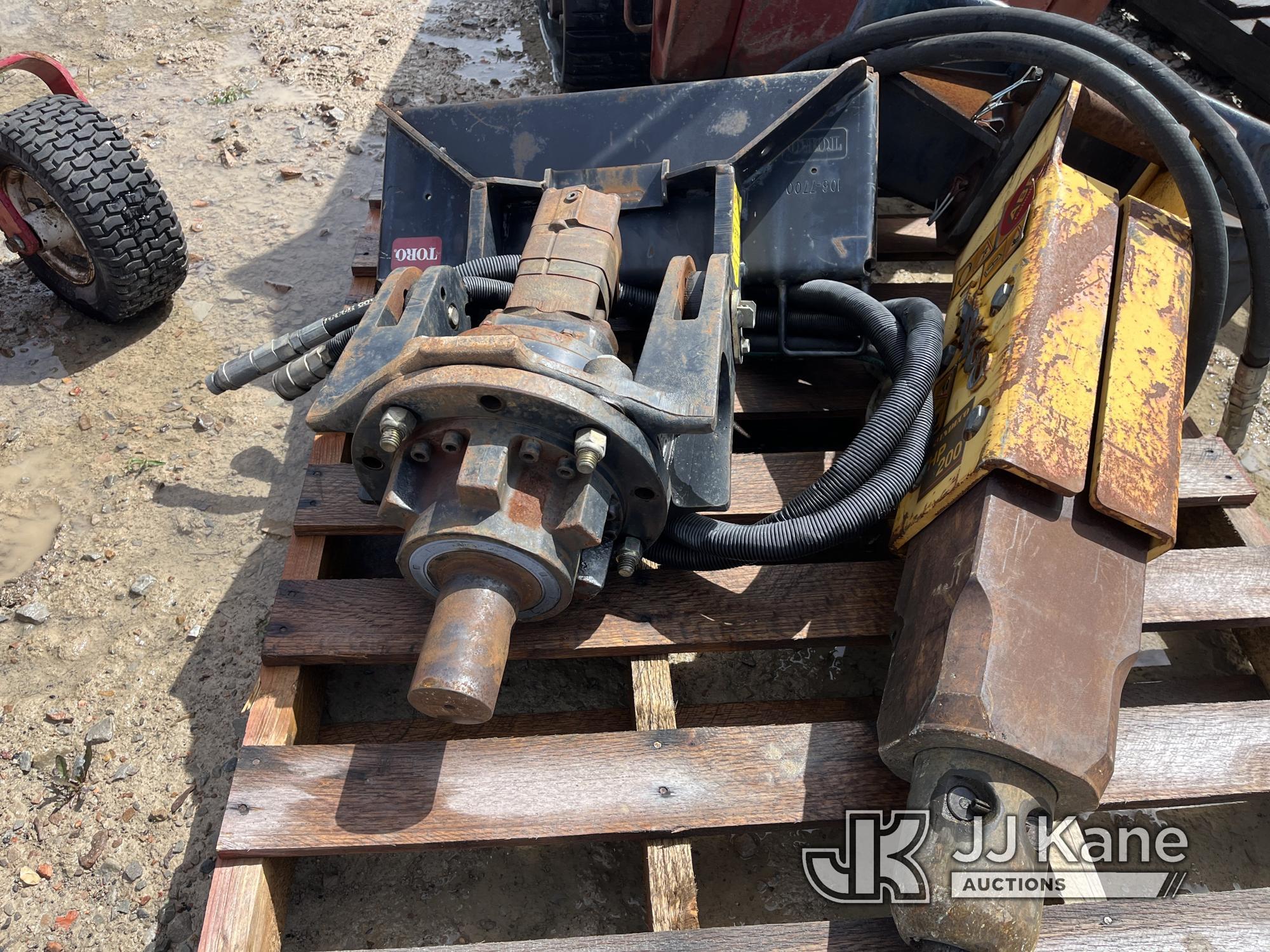 (Smock, PA) Toro Dingo TX-425 Walk-Behind Crawler Skid Steer Loader Runs, Moves & Operates