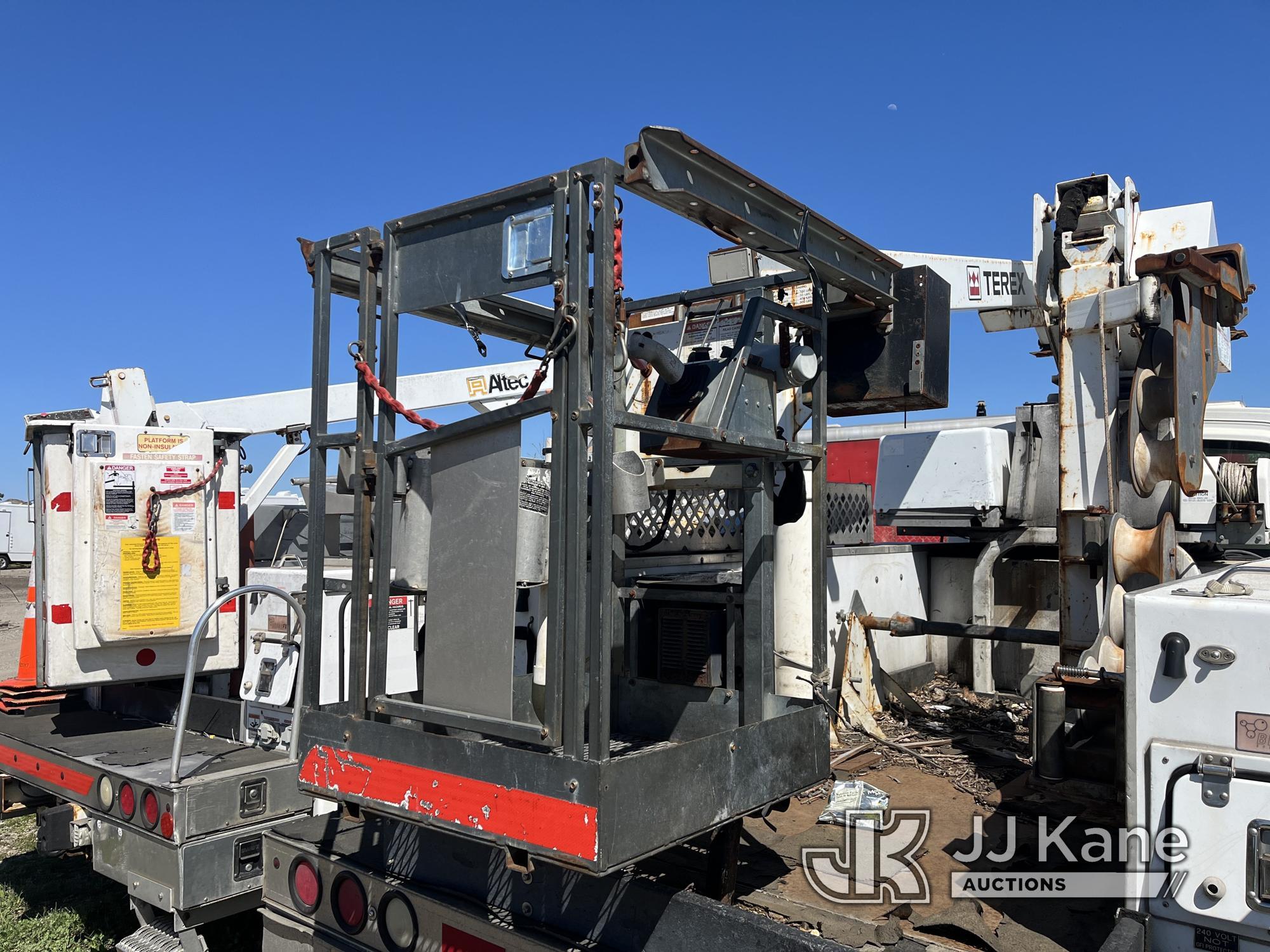 (Bellport, NY) Terex TCP36, Articulating & Telescopic Non-Insulated Bucket Truck mounted on 2007 GMC