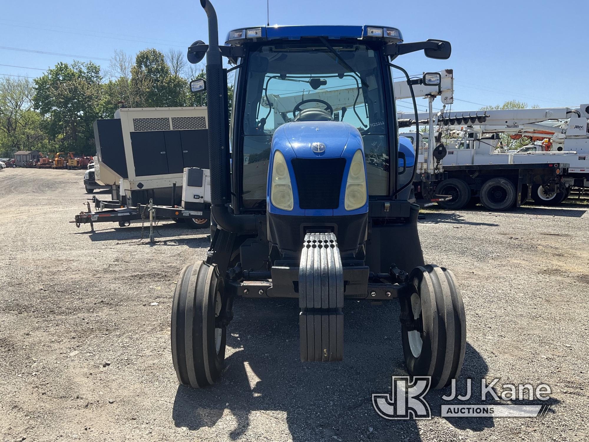 (Plymouth Meeting, PA) 2004 New Holland TS100A Utility Tractor Runs & Moves