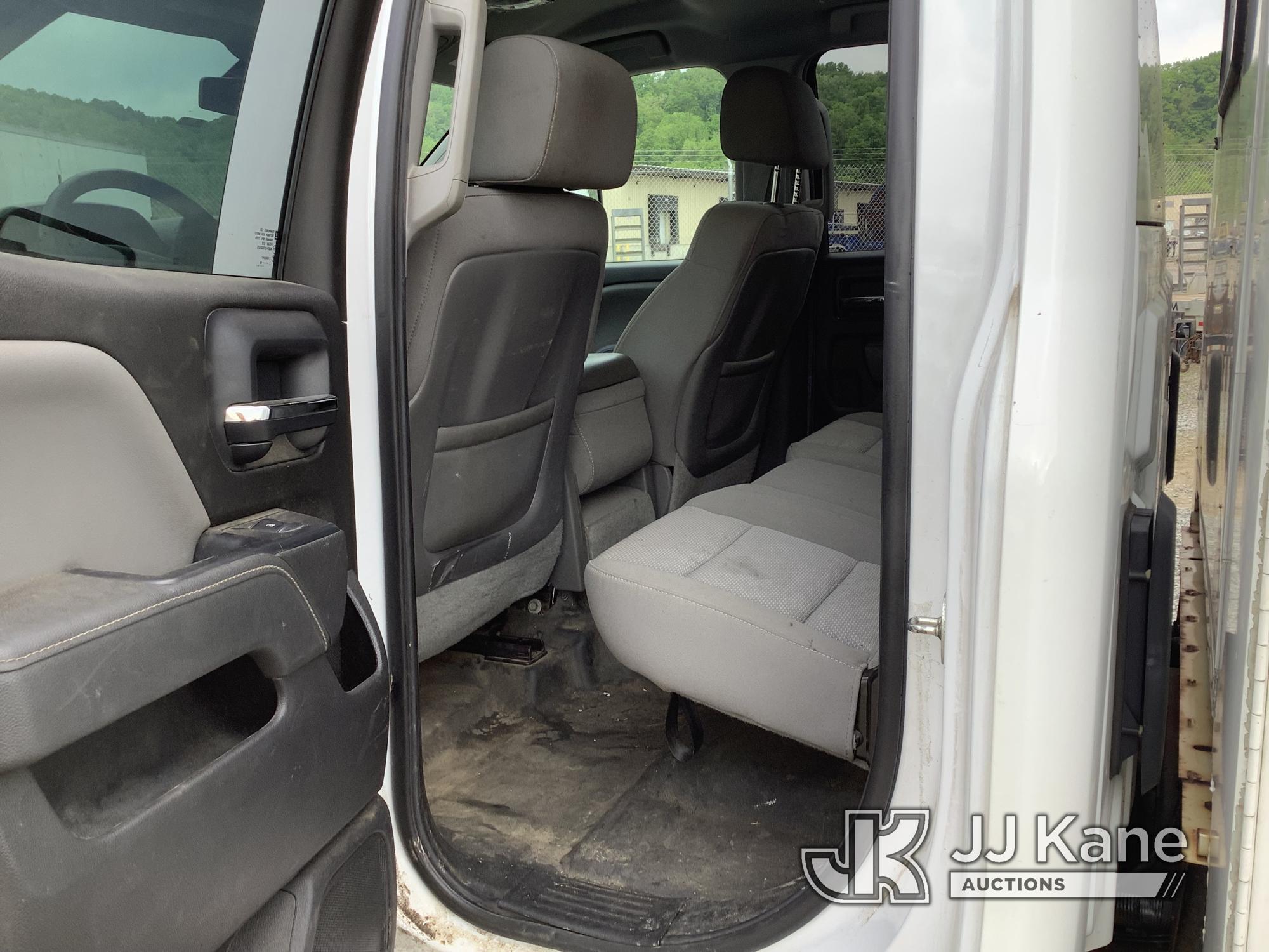 (Smock, PA) 2015 GMC Sierra 3500HD 4x4 Crew-Cab High Top Service Truck Title Delay) (Runs & Moves, R